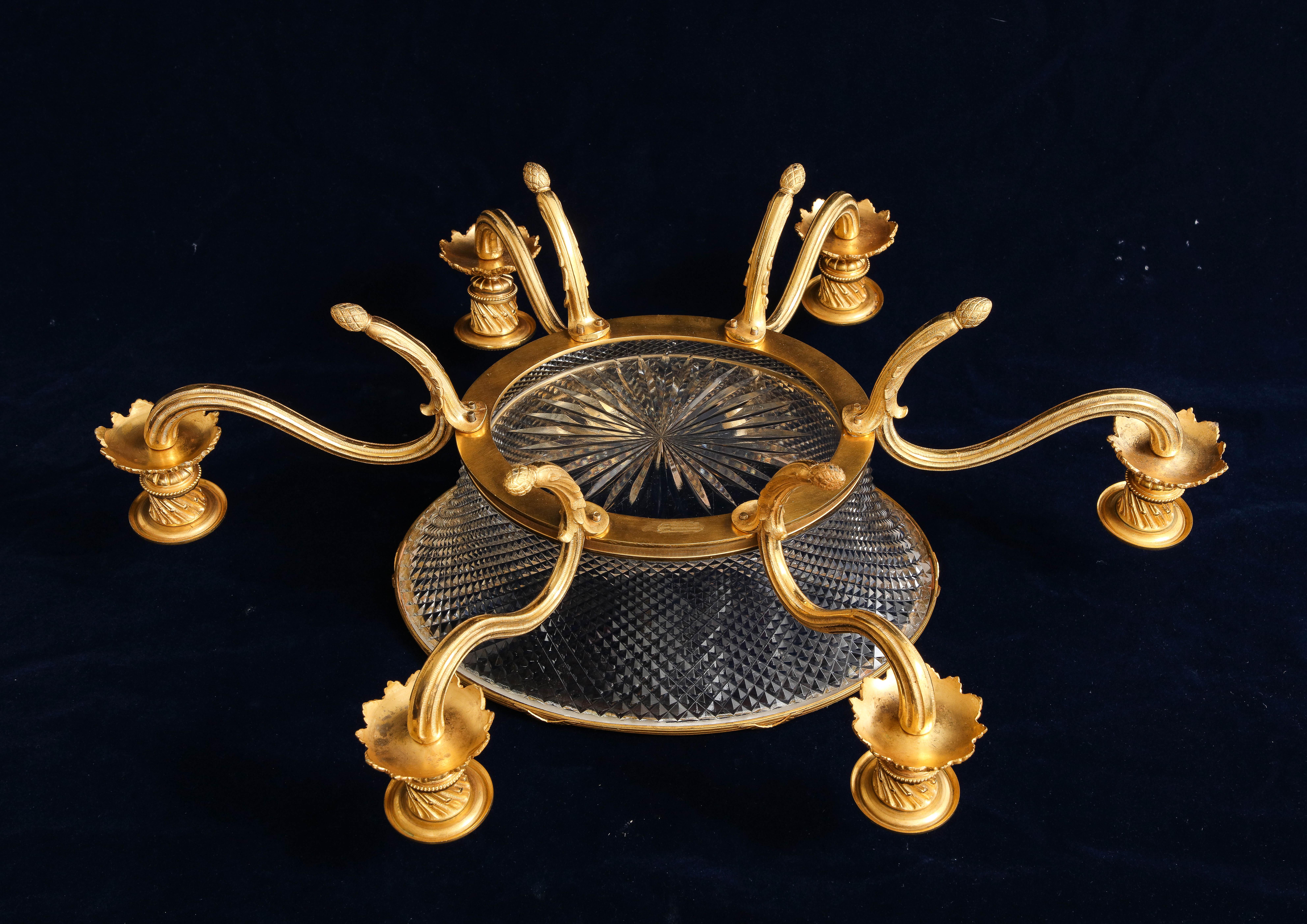 Centre de table/chandelier inhabituel en cristal monté sur bronze doré du 19ème siècle. en vente 1
