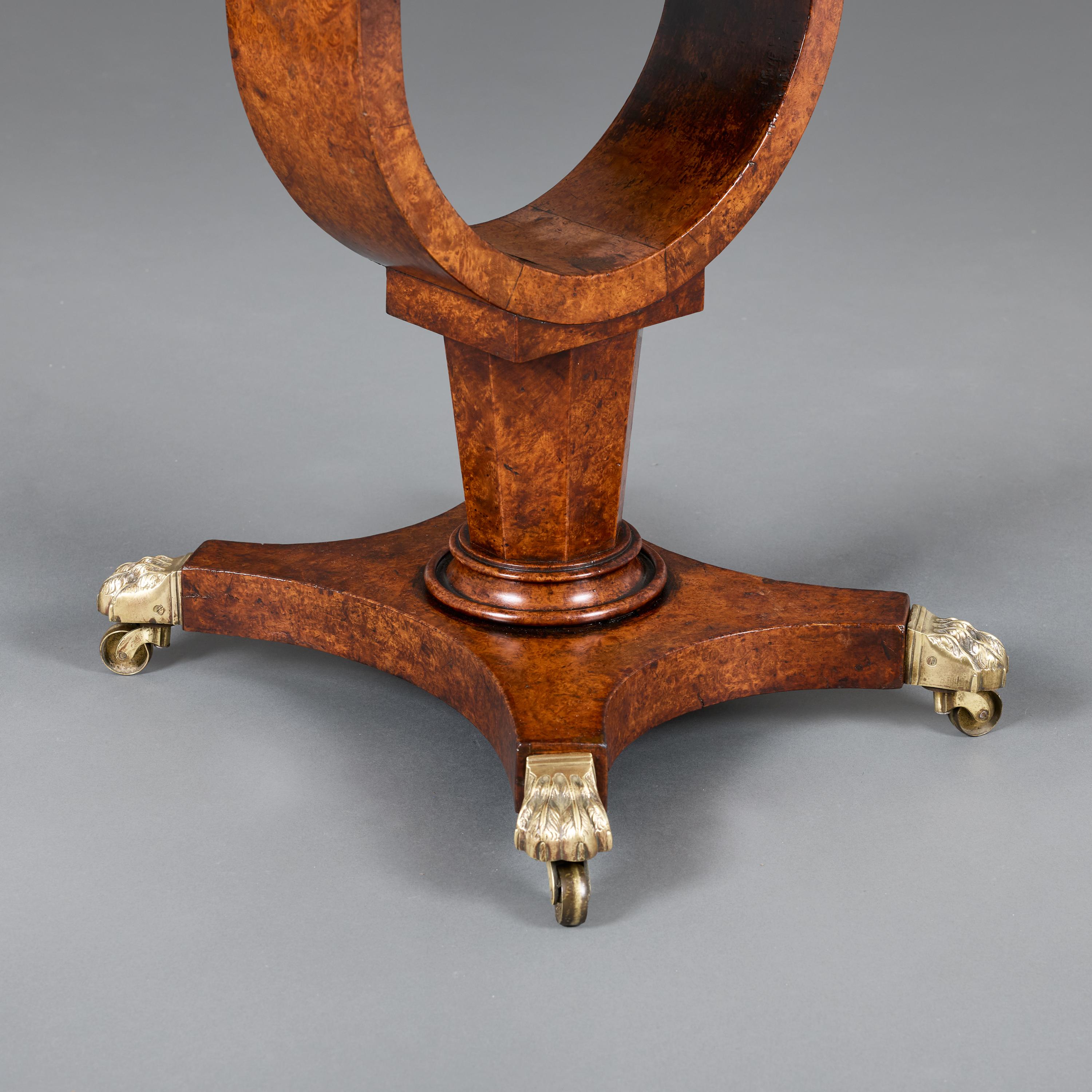 Table d'appoint inhabituelle en Oak Oak Pollard du 19ème siècle Bon état - En vente à London, GB