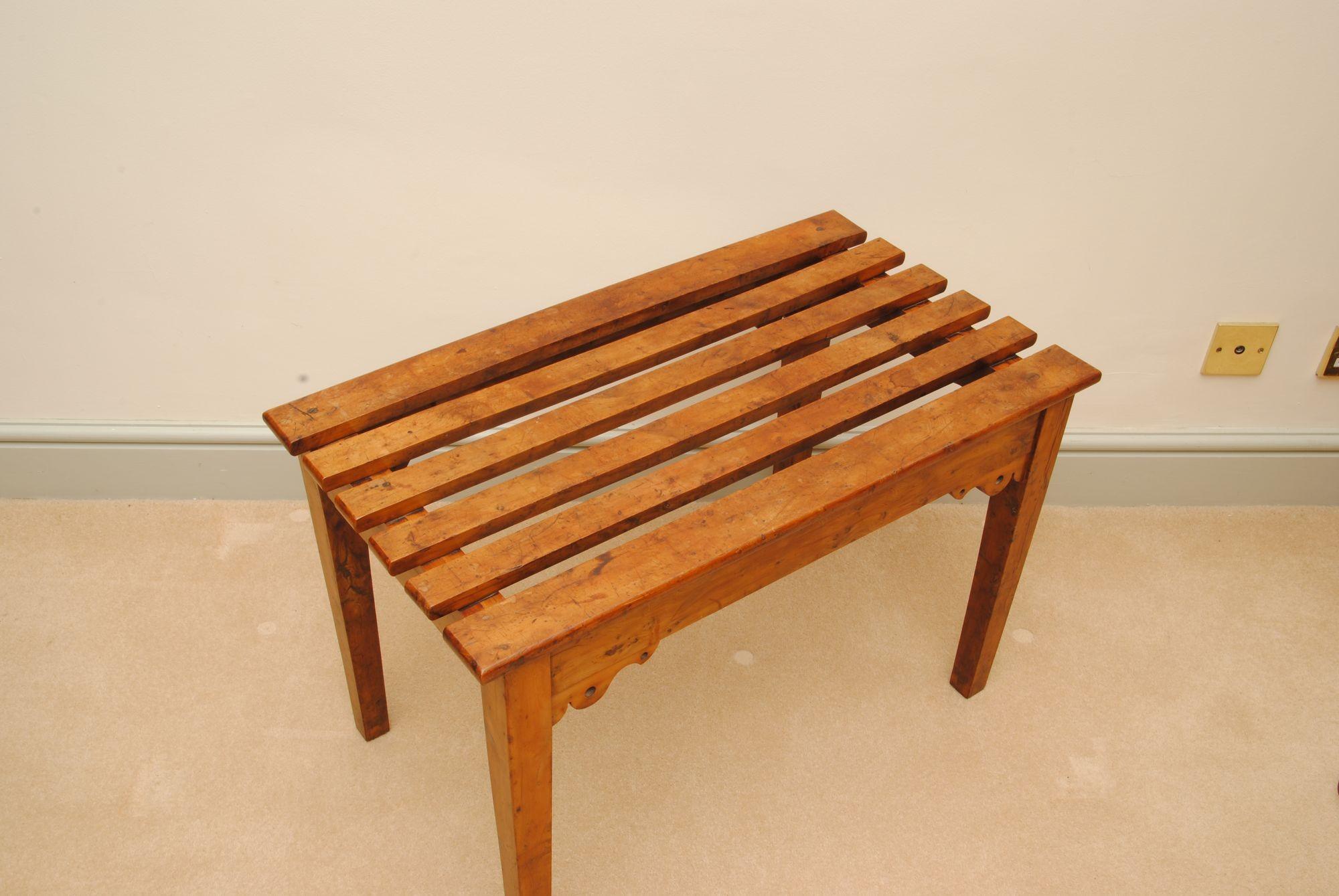 Unusual 19th Century Yew Wood Luggage Rack In Good Condition For Sale In Lincolnshire, GB