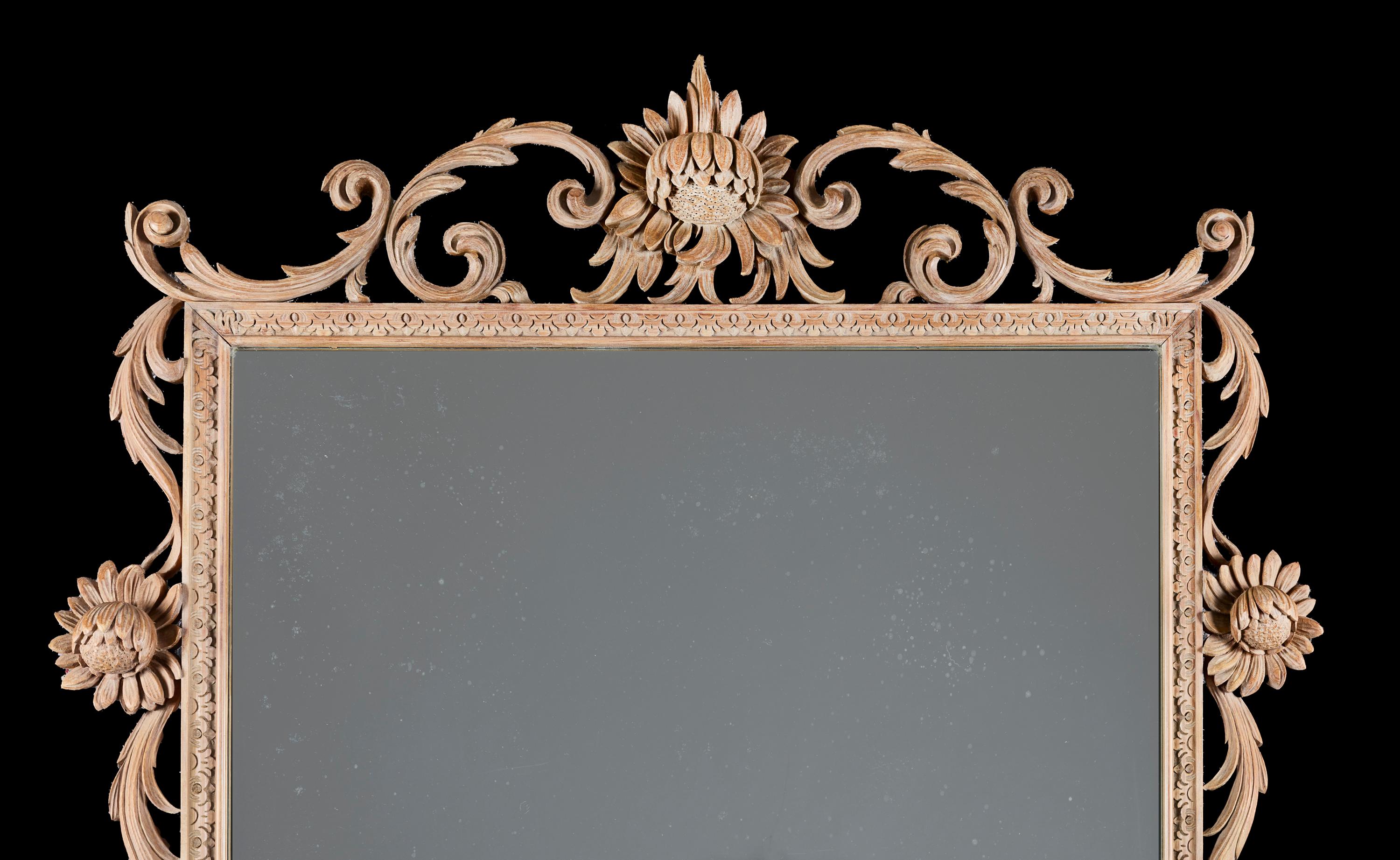 Édouardien Miroir à tournesol en pin sculpté du 20e siècle en vente