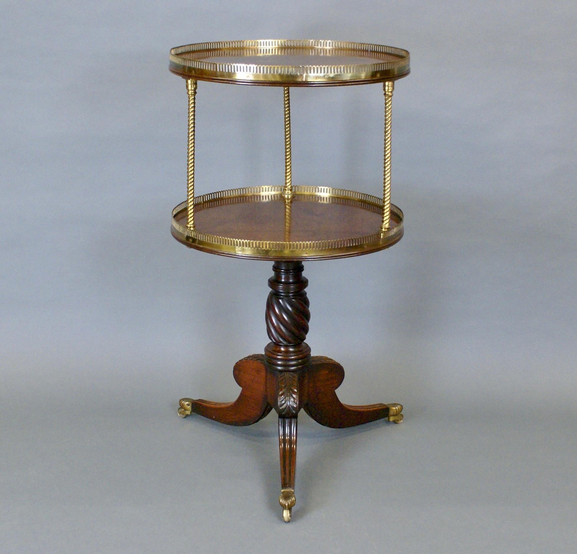 Unusual and Attractive Regency Period Mahogany Dumb Waiter In Good Condition For Sale In South Croydon, GB
