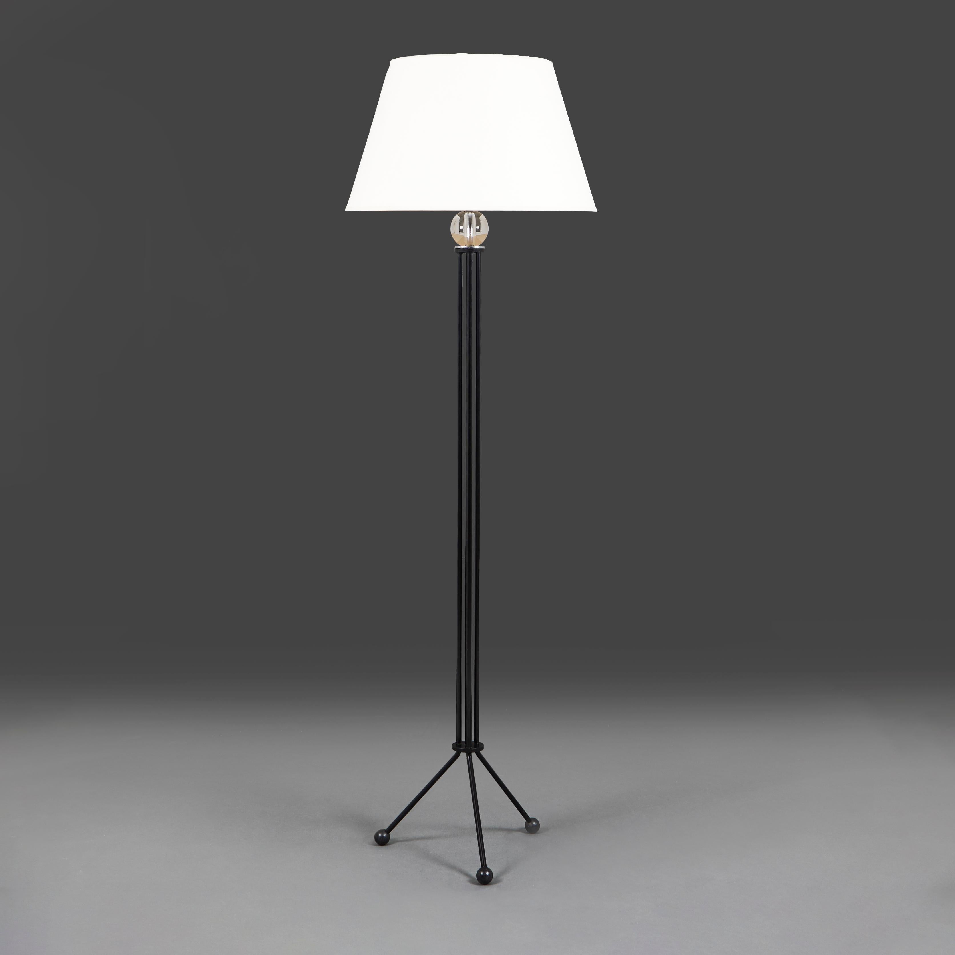 A mid-twentieth century atomic style standard lamp with a crystal ball mounted at the top, on a flared base.

Please note:

Lampshade not included. Lamp photographed with a 24” diameter pale cream card Pembroke lampshade.

Currently wired for the UK