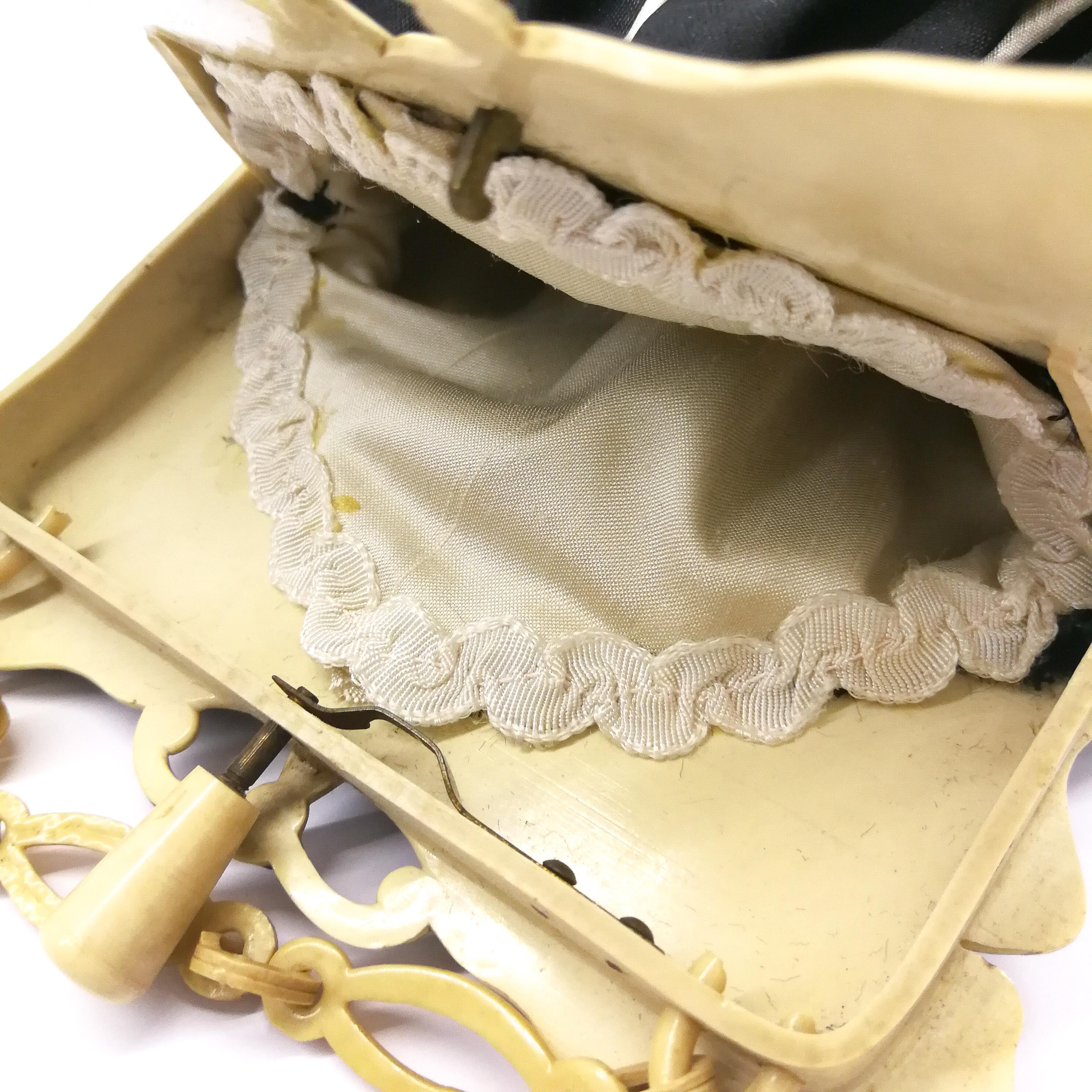An unusual Bakelite frame and silk  'butterfly' handbag, English, 1920s. For Sale 3