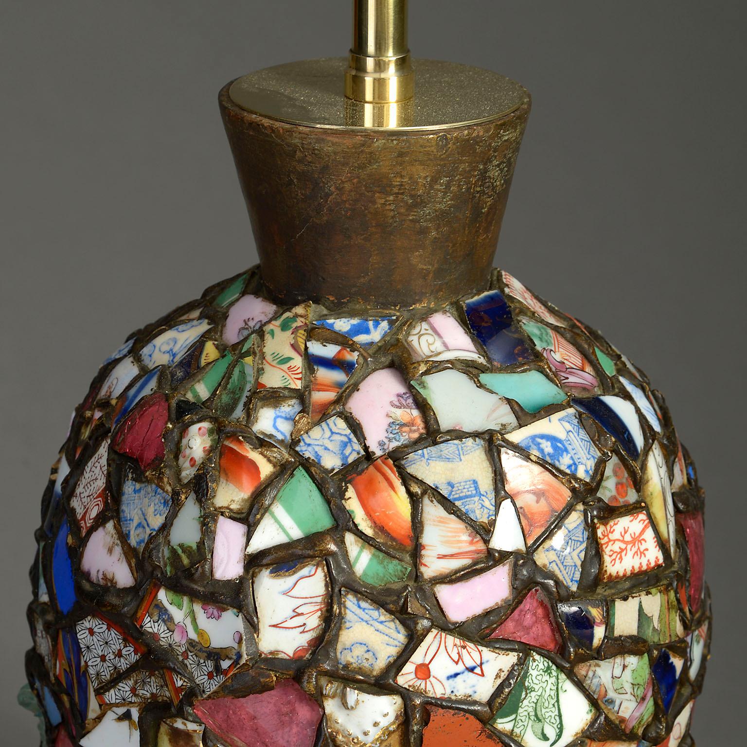 Ungewöhnliche Keramik-Collage-Lampe (Englisch) im Angebot
