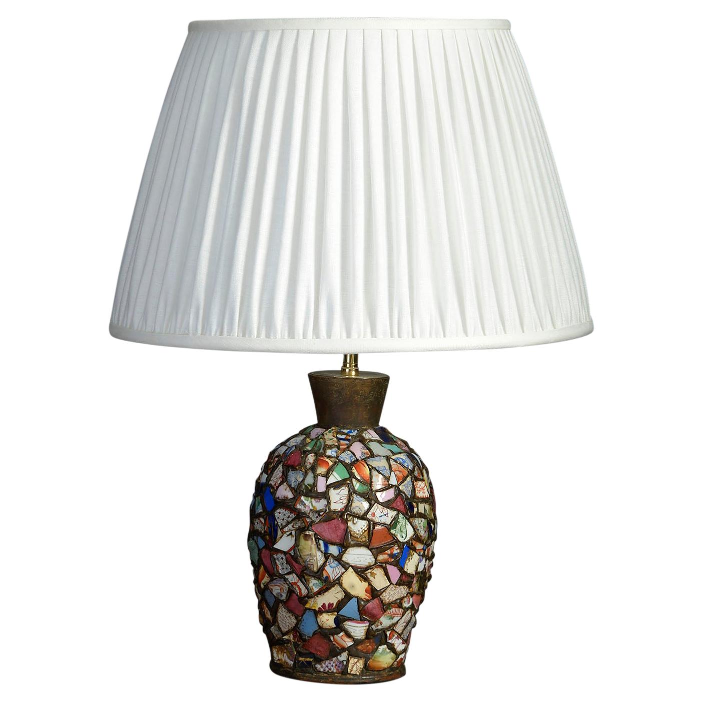 Ungewöhnliche Keramik-Collage-Lampe im Angebot