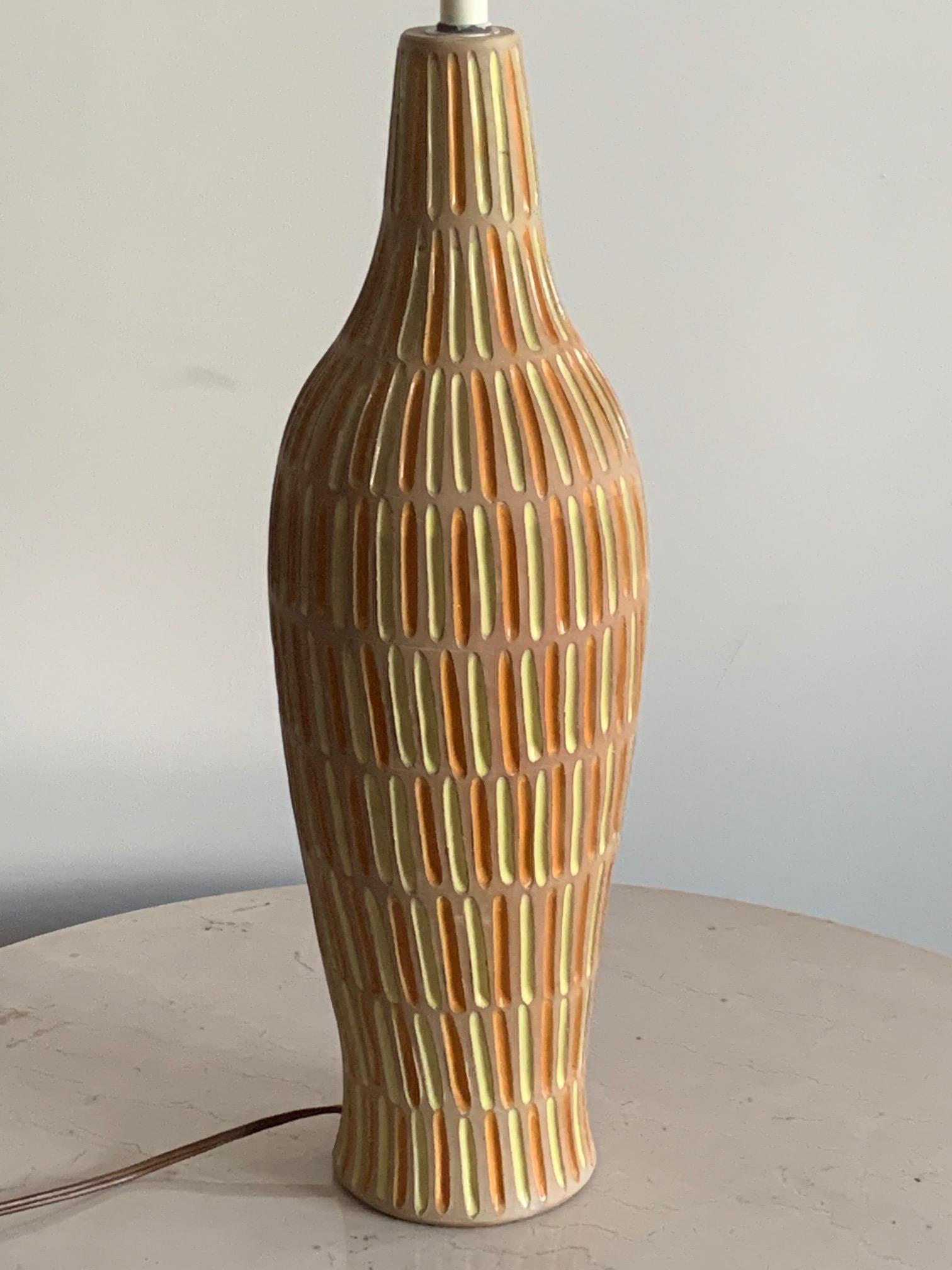 Lampe en céramique inhabituelle de Raymor Bon état - En vente à St.Petersburg, FL