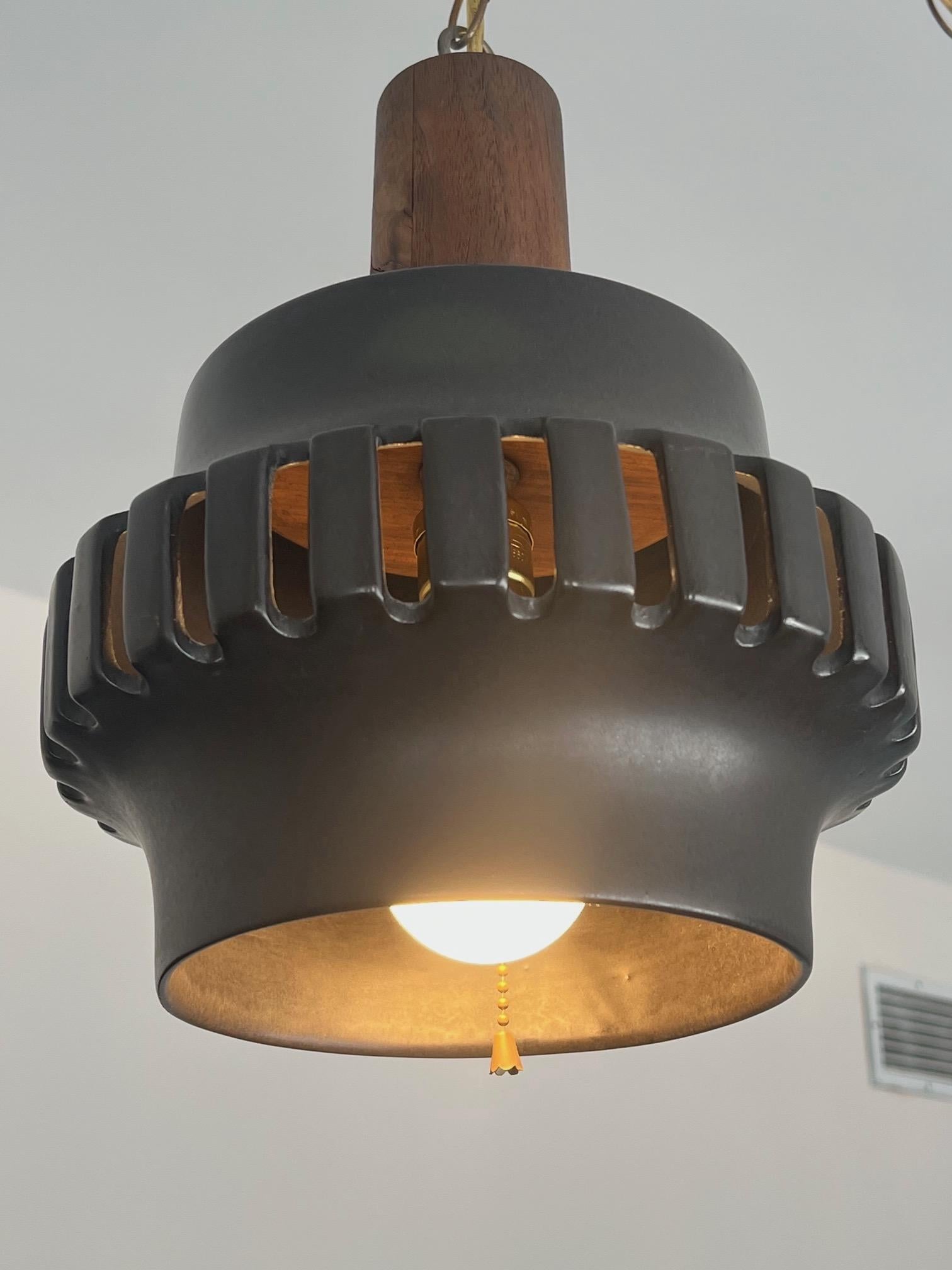 Céramique Lampe à suspension en céramique inhabituelle de Martz en vente