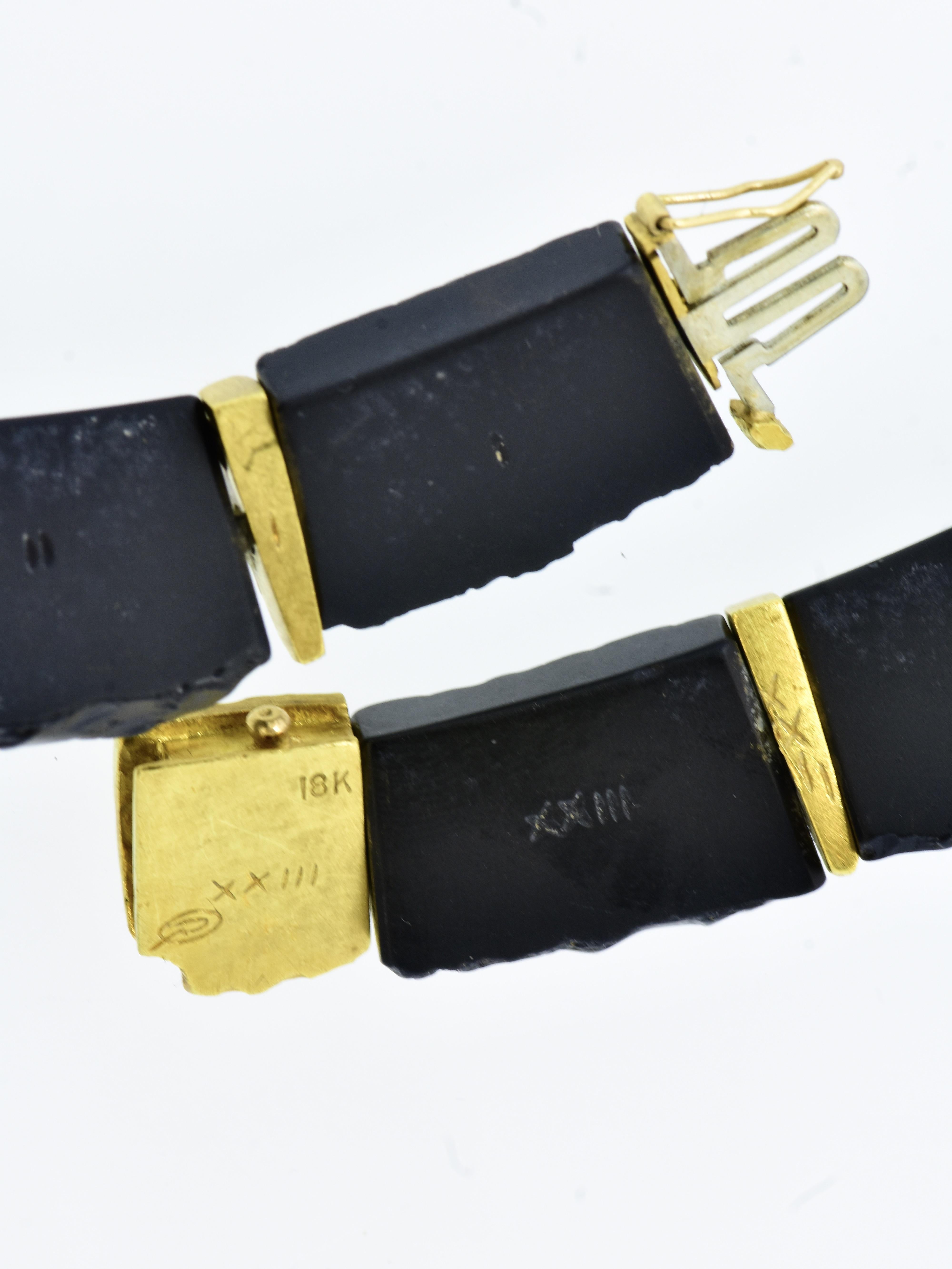 Un'insolita collana di onice cesellata con oro giallo 18 carati e diamanti, modernista. 2