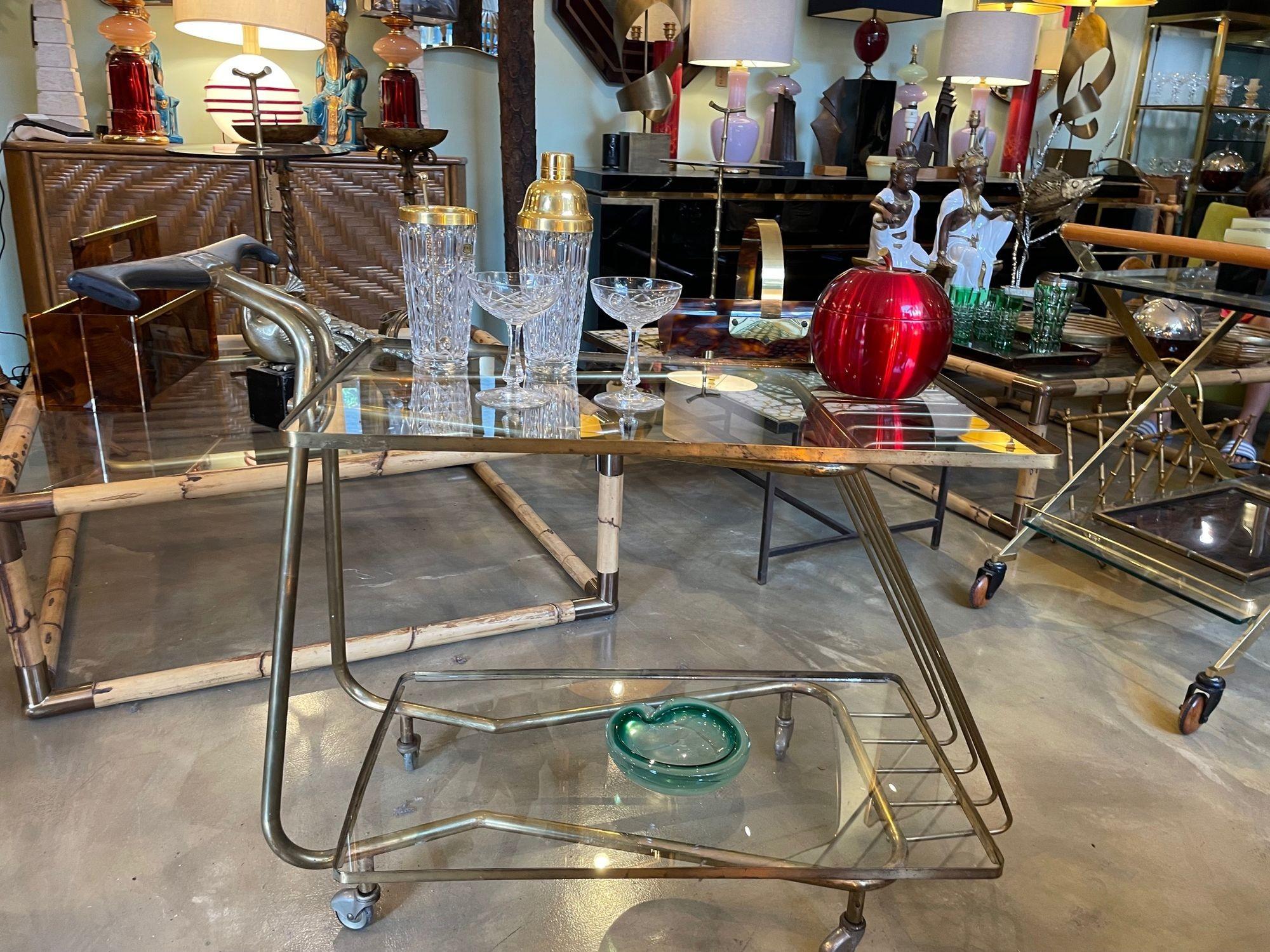 An unusual designed Italian 1950s brass bar trolley by Cesare Lacca For Sale 5