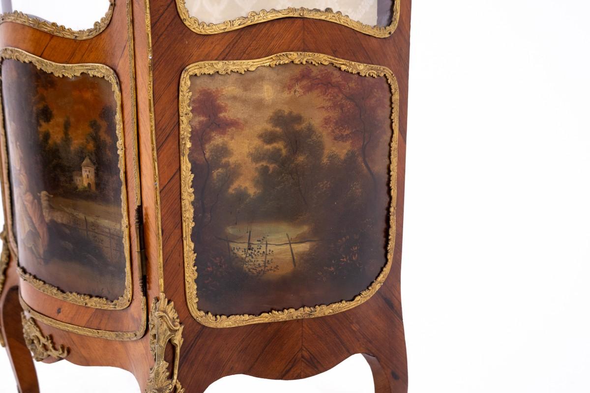 An unusual display cabinet in the Louis XV style, France, circa 1870. For Sale 4
