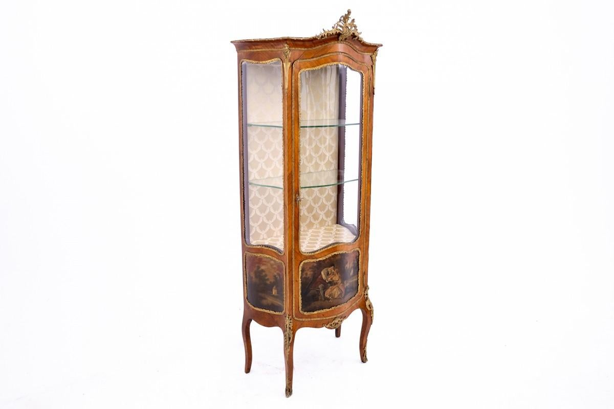 Beautiful showcase, France, circa 1870.

Very good condition, after professional renovation.

Wood: rosewood and others

dimensions: height 182 cm / width 72 cm / depth 37 cm /