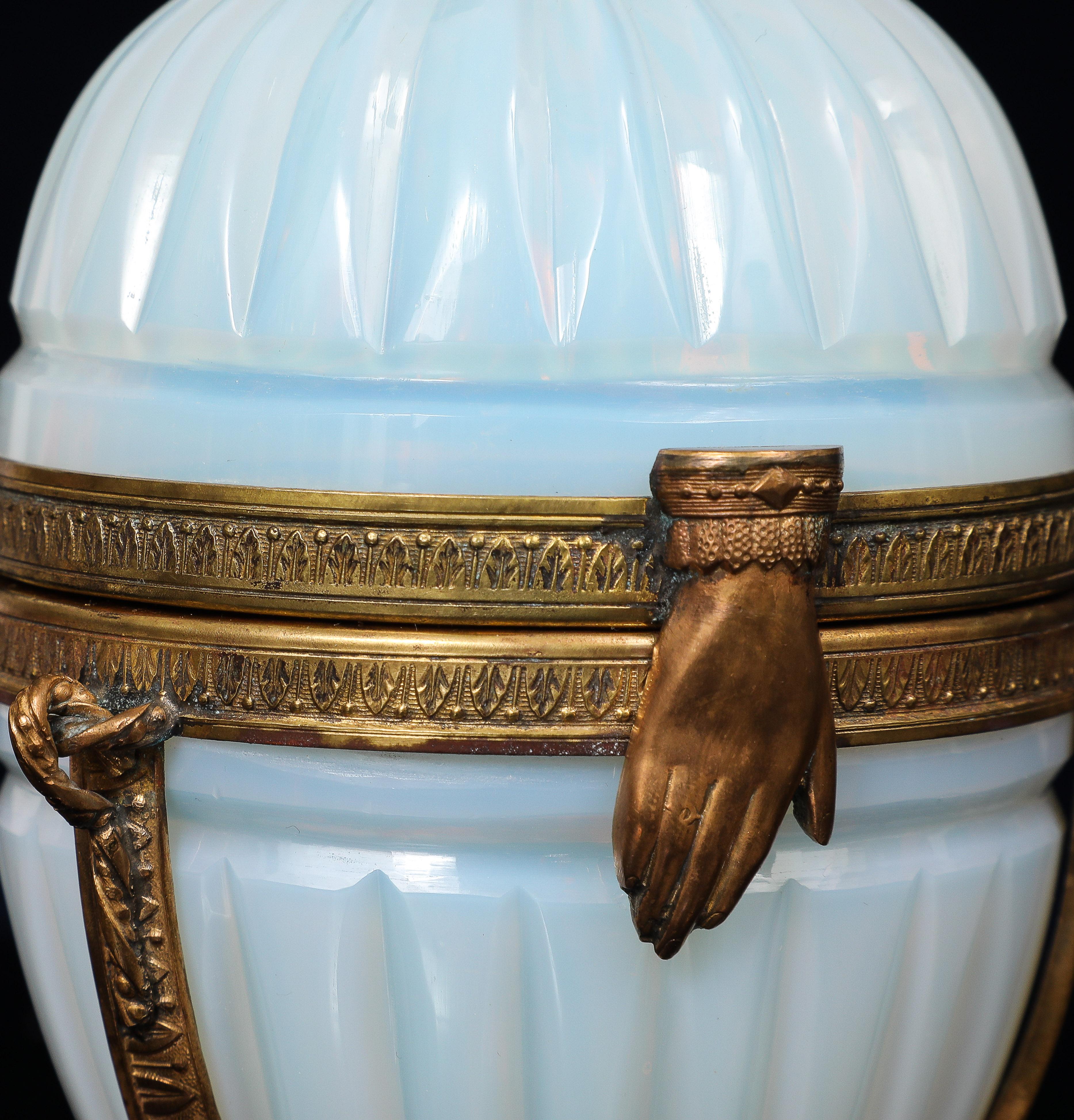An Unusual Dore Bronze Mounted French Baccarat Opaline Crystal Egg-Form Box For Sale 2