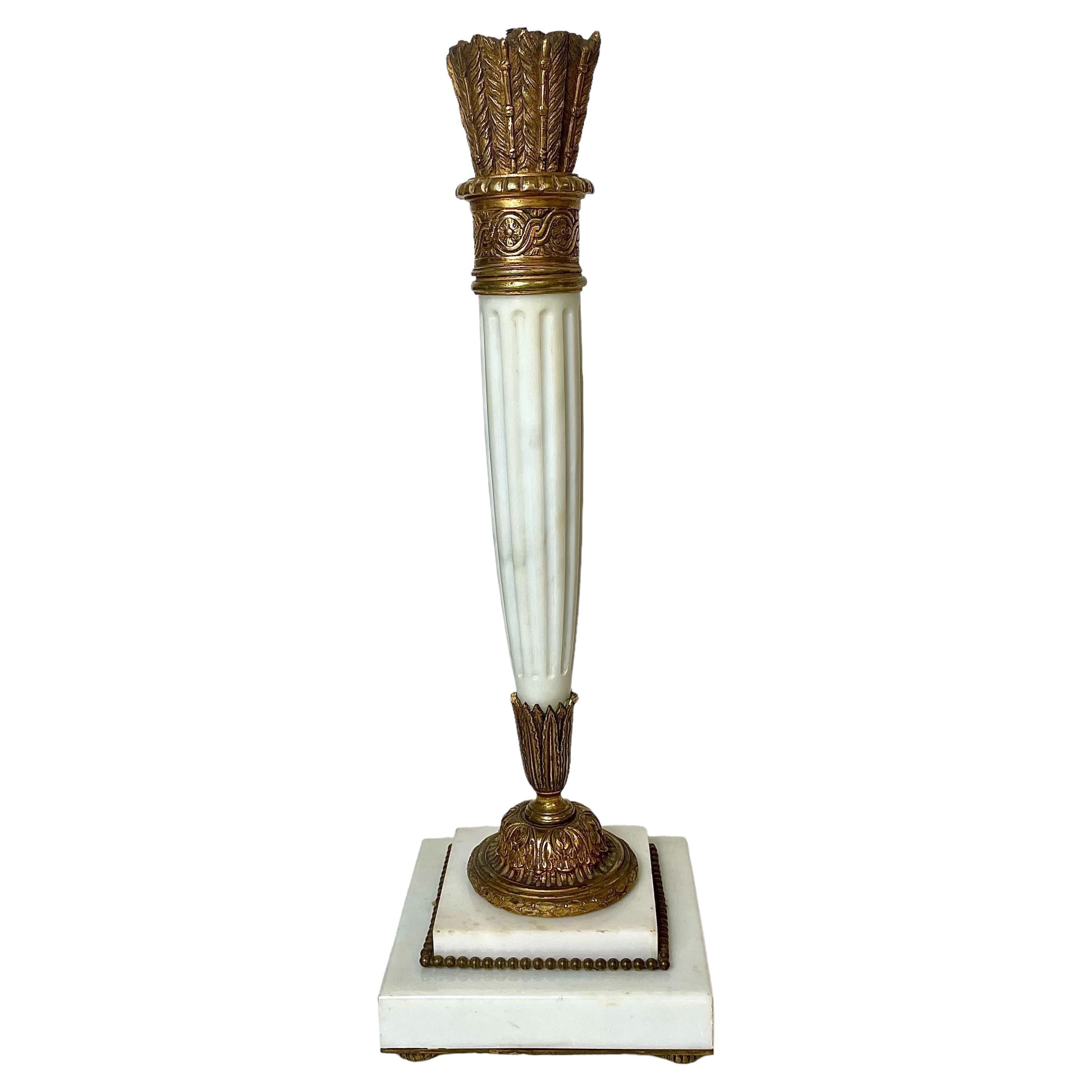 Quiver-Tischlampe im Empire-Stil aus italienischem Marmor und Bronze, 19. Jahrhundert