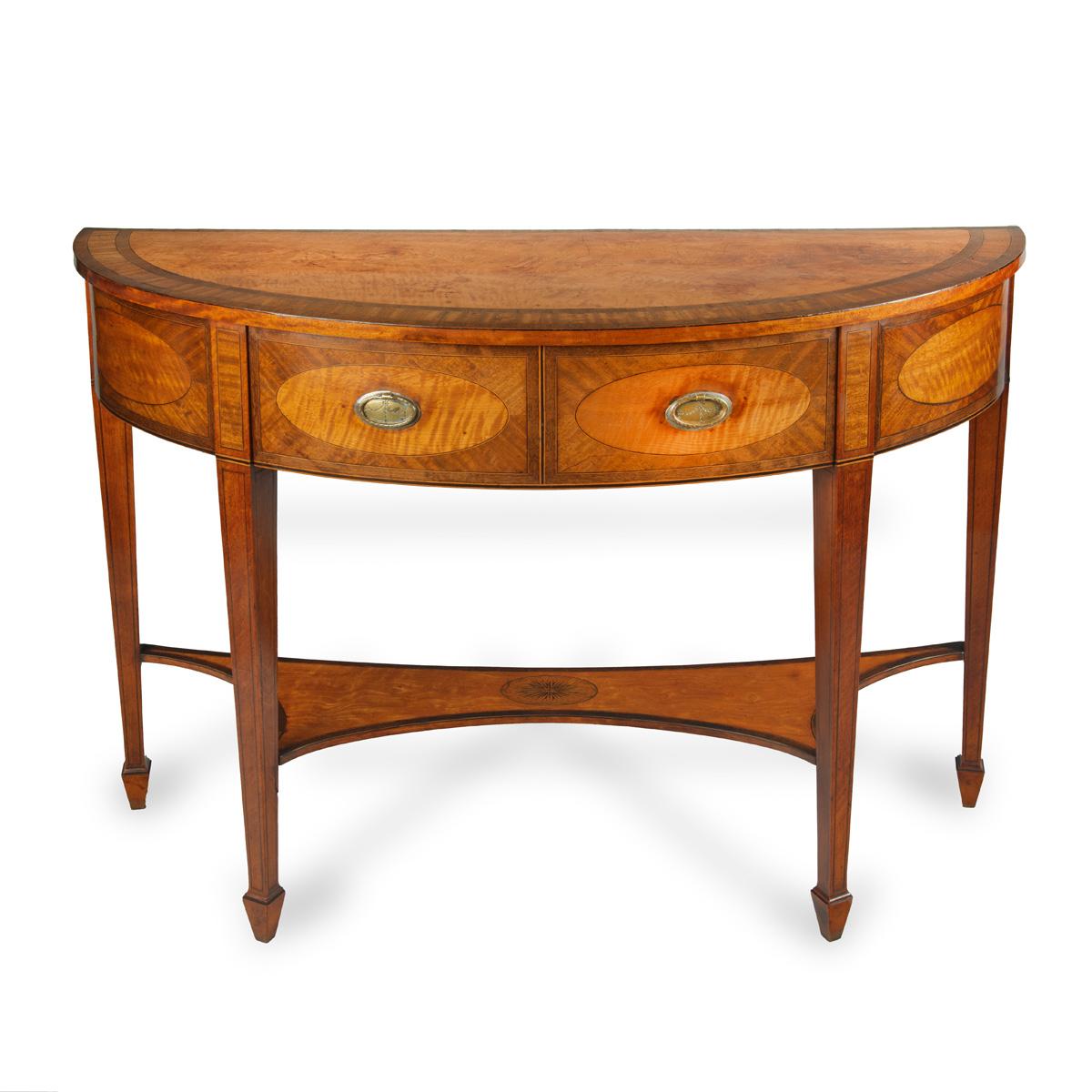An unusual George III satinwood side table For Sale 1