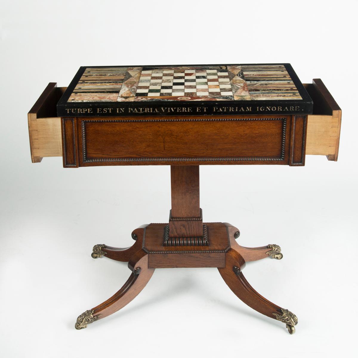 Anglais Une table de backgammon inhabituelle en marbre de style George IV attribuée à Gillows en vente