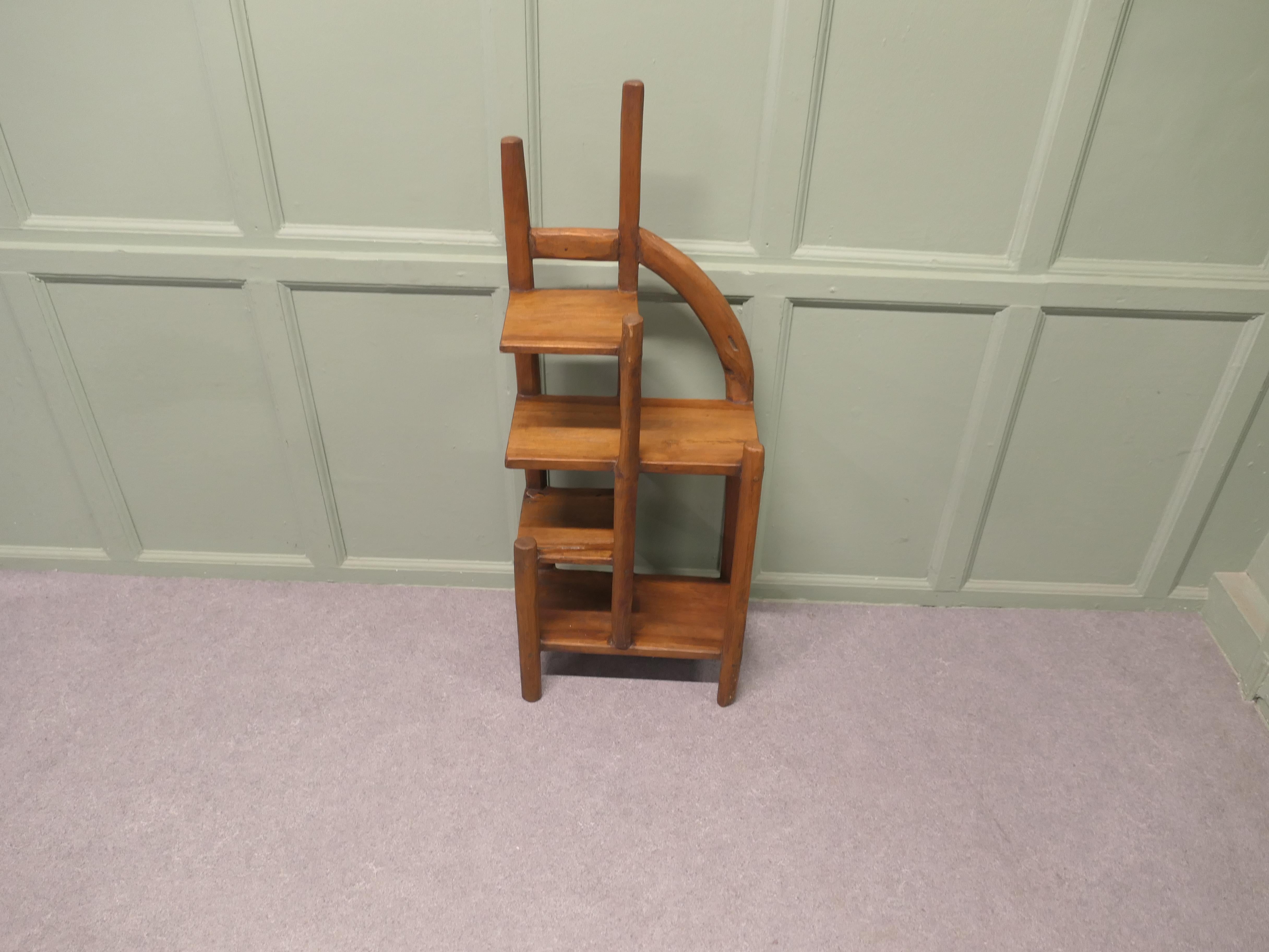 Un insolito pezzo rustico Hand Made What Not Un grande pezzo realizzato a mano in teak. In condizioni buone in vendita a Godshill, Isle of Wight