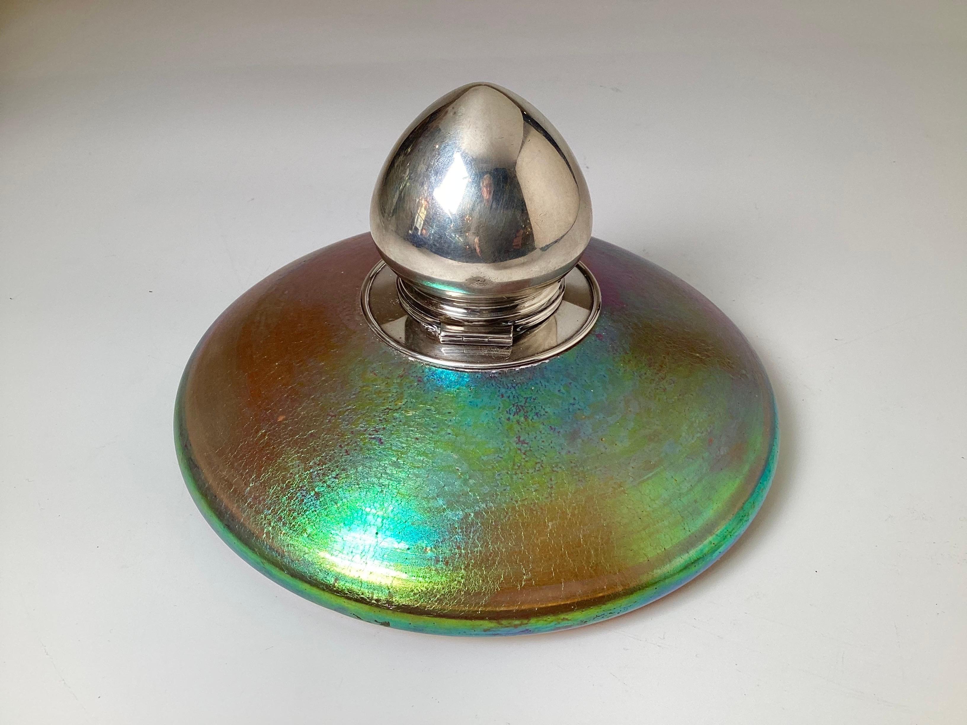 Ungewöhnliches schillerndes Tintenfass aus Glas und Sterling (Frühes 20. Jahrhundert)