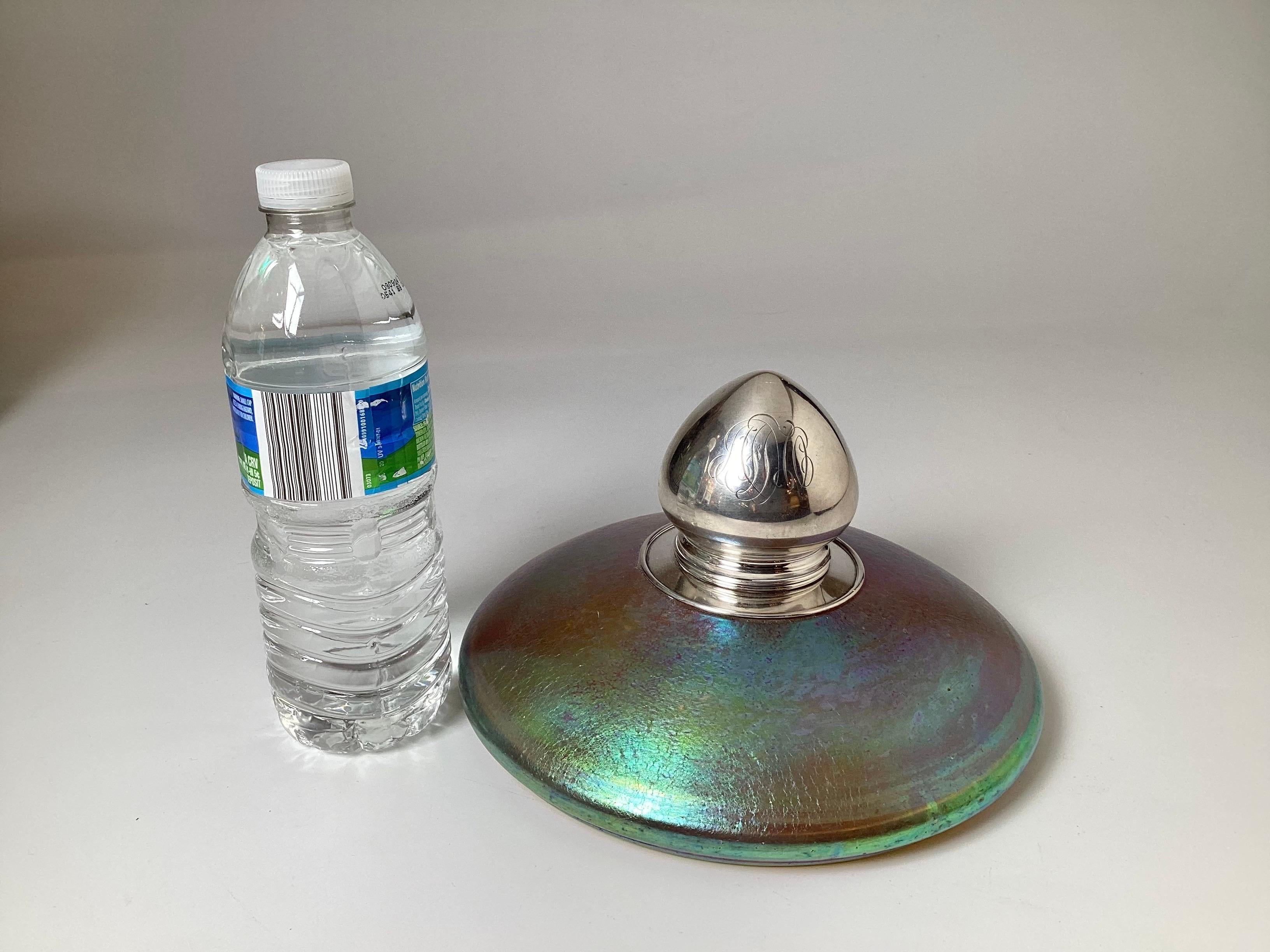 Ungewöhnliches schillerndes Tintenfass aus Glas und Sterling 2