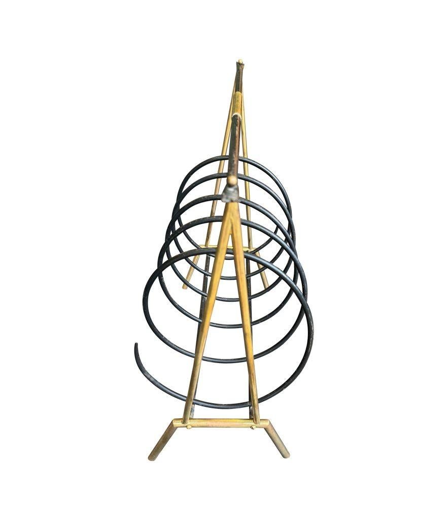 Un insolito portariviste a spirale italiano degli anni '50 in ottone e laccato nero in vendita 7