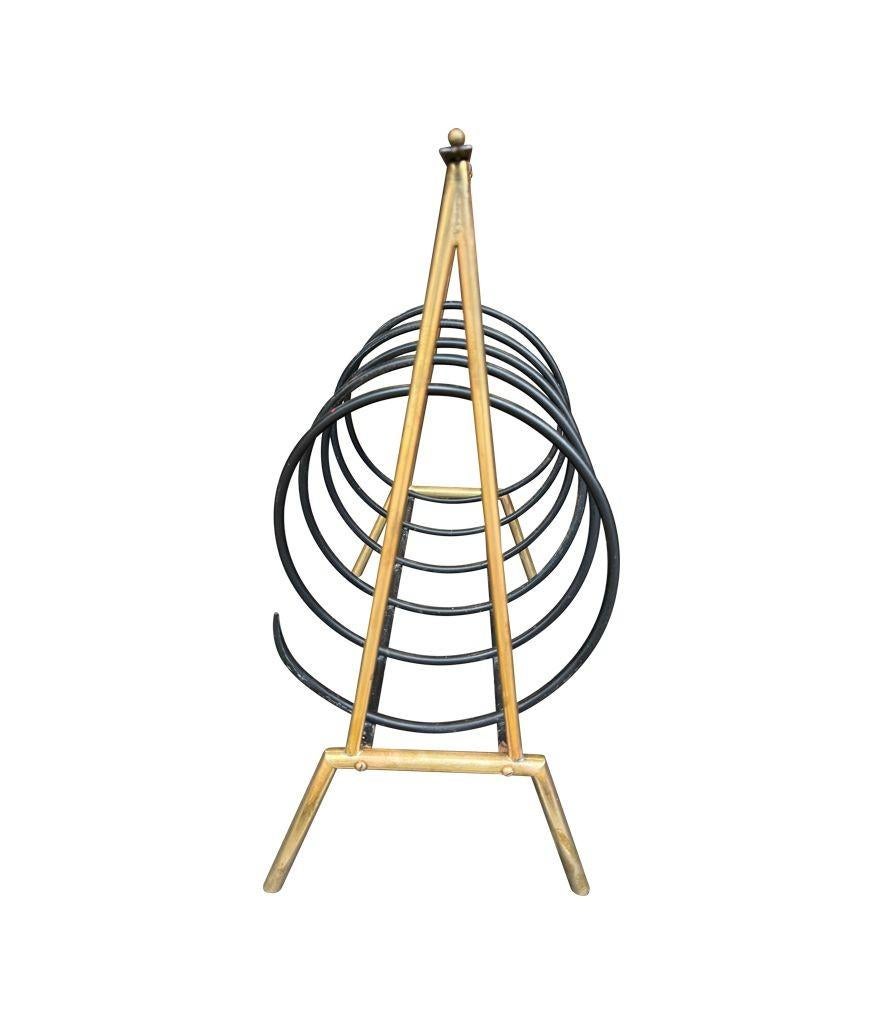 Un insolito portariviste a spirale italiano degli anni '50 in ottone e laccato nero in vendita 9