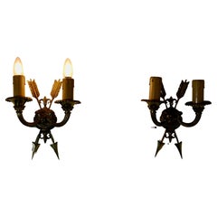 Paire inhabituelle de Twin Wall Lights en laiton français, avec des Arrows (flèches)
