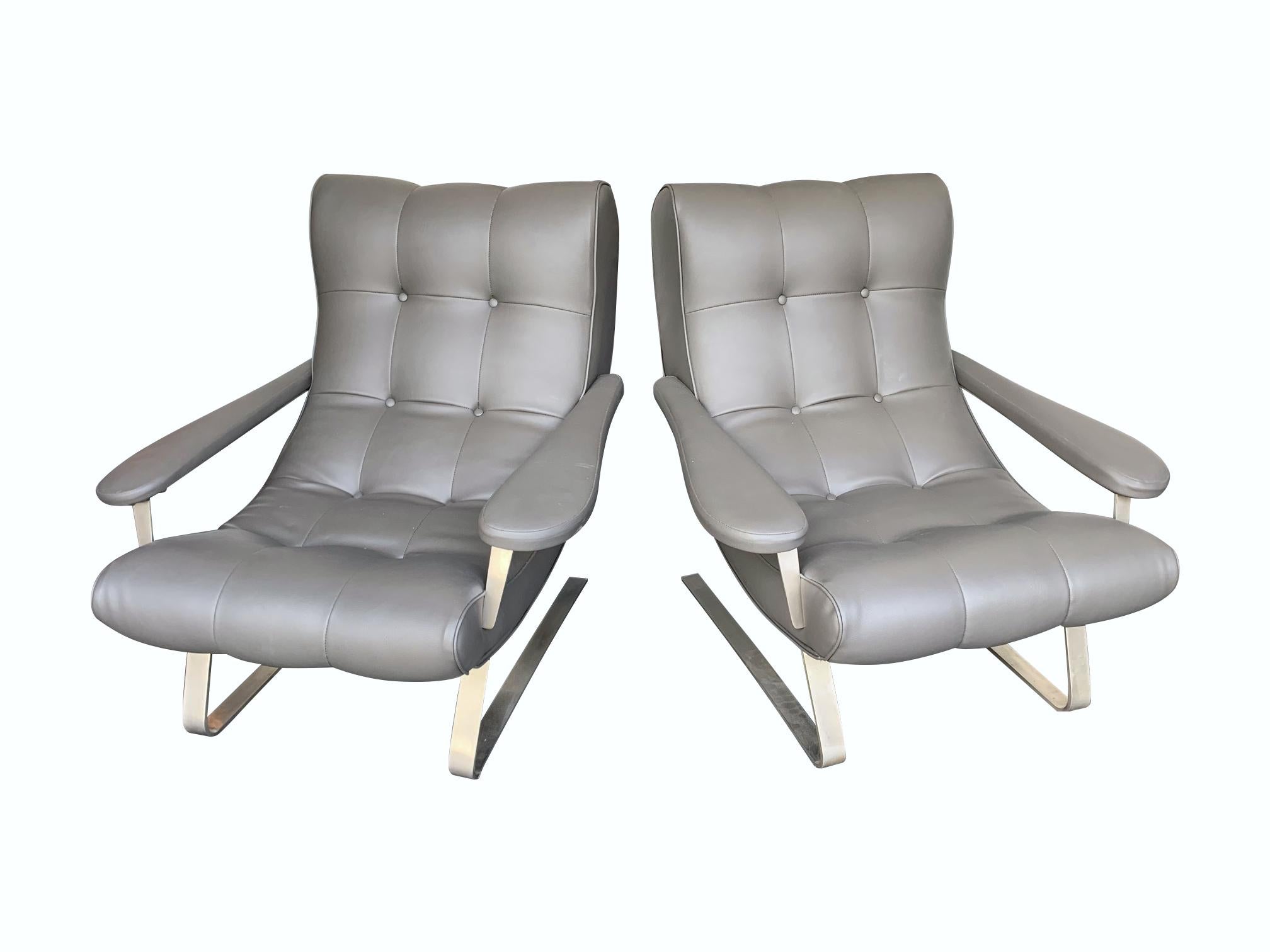 Unusual Pair of Italian 1970s Cantilevered Armchairs with Brushed Metal Legs 7