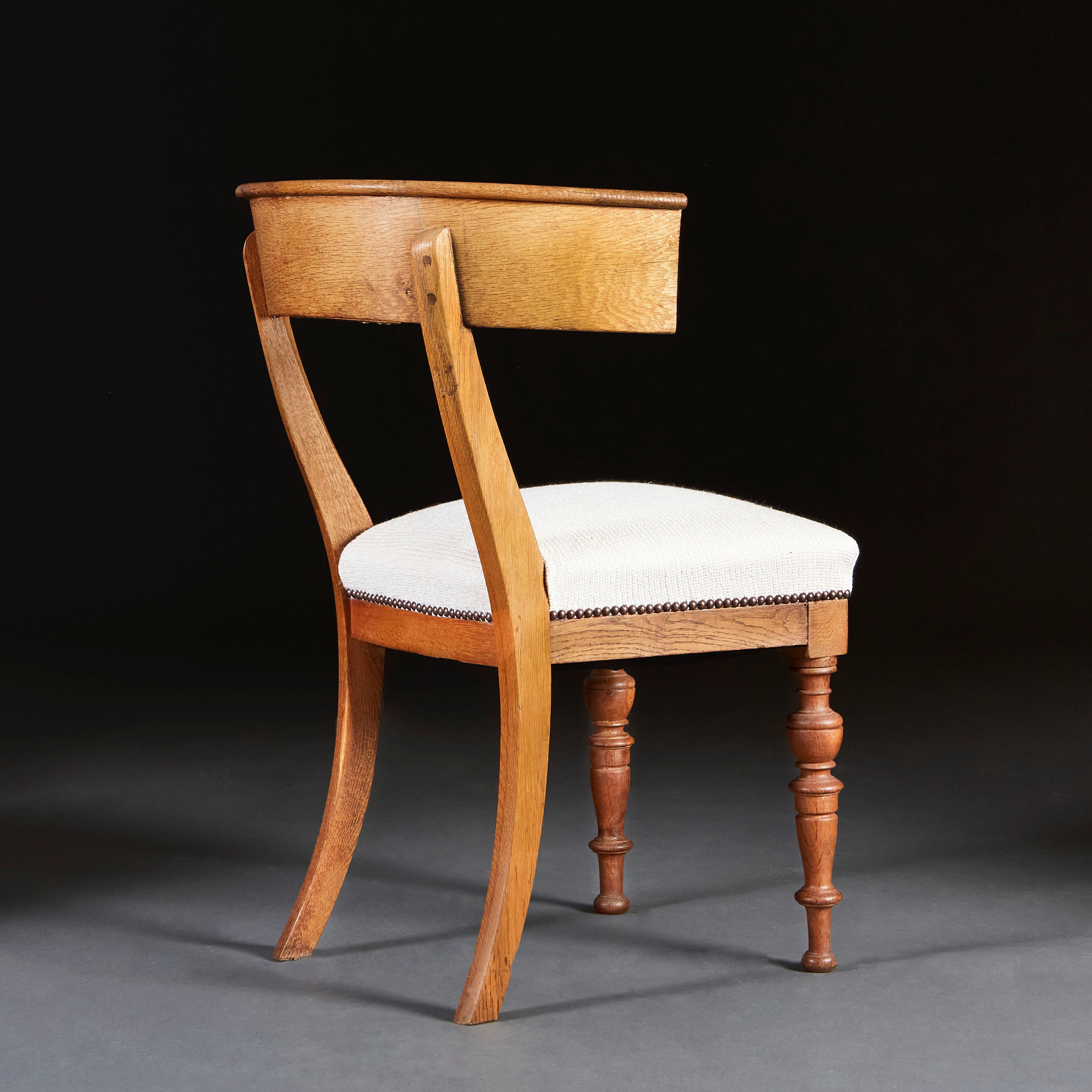 Unusual Pair of Oak Klismos Chairs In Good Condition In London, GB