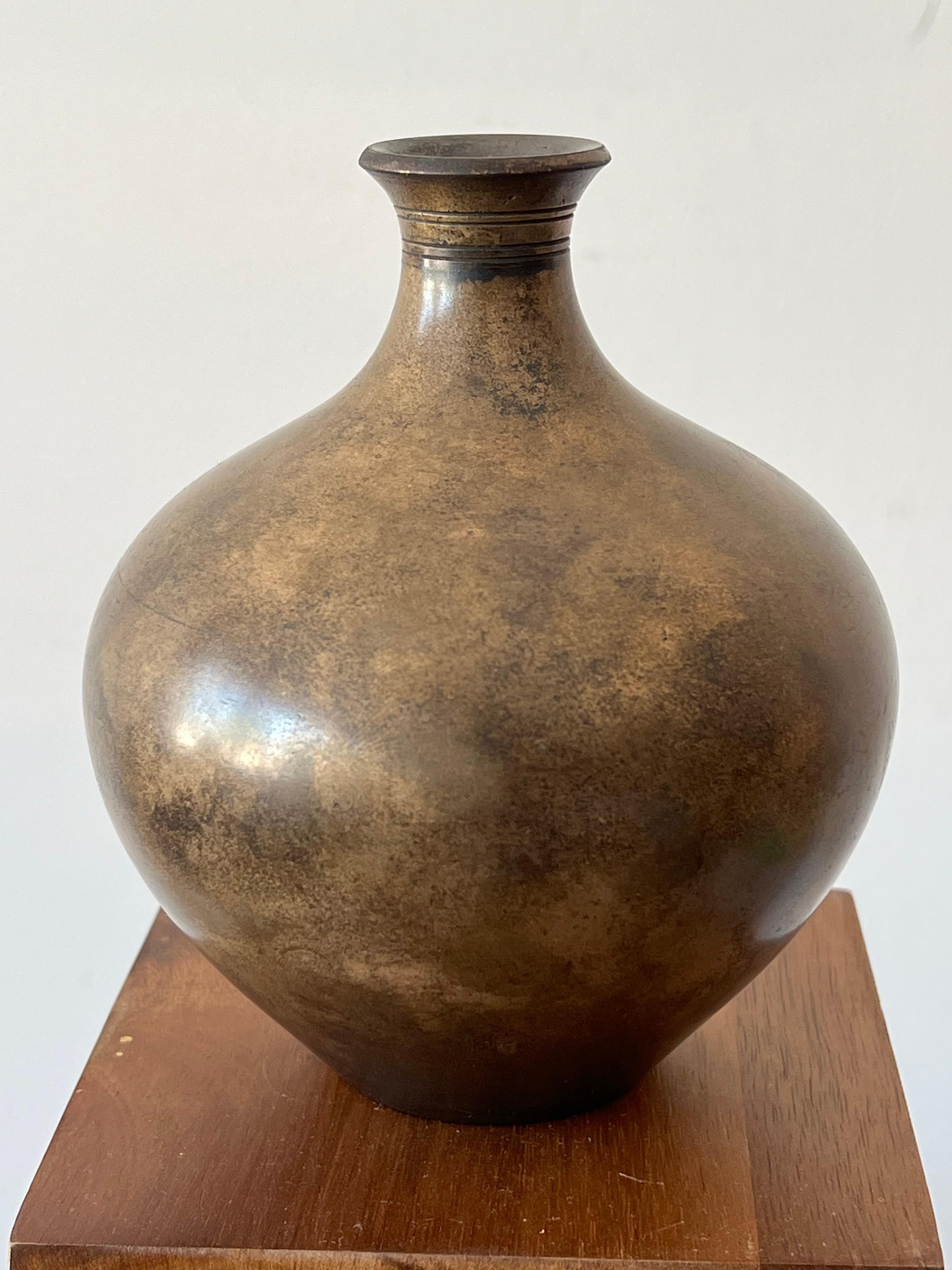 Eine schöne Vase aus patinierter Bronze von Just Andersen, Dänemark, ca. 1950. Kleiner Maßstab - 4