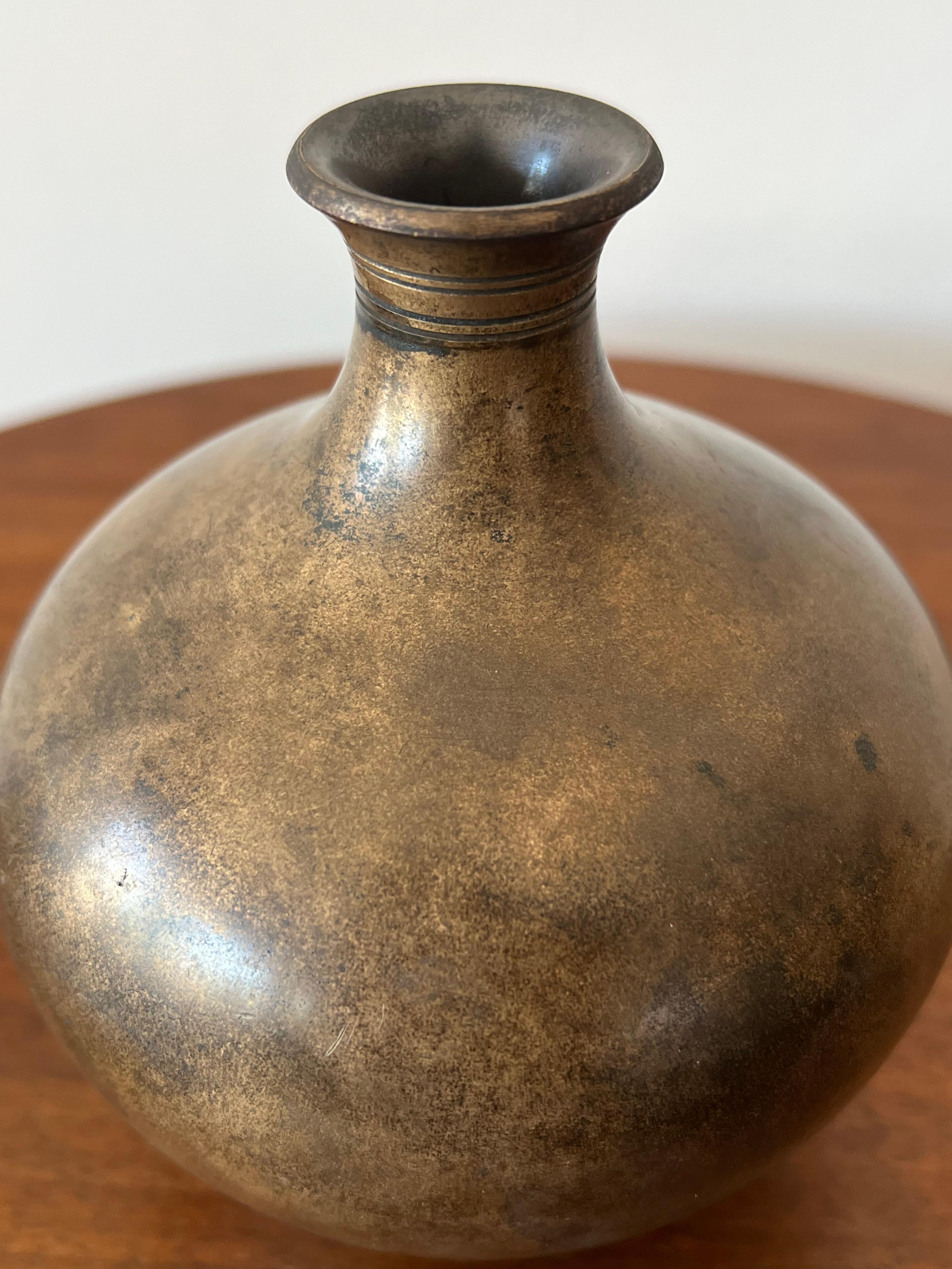 Ungewöhnliche Vase aus patinierter Bronze von Just Andersen, Dänemark, ca. 1940er Jahre im Angebot 3