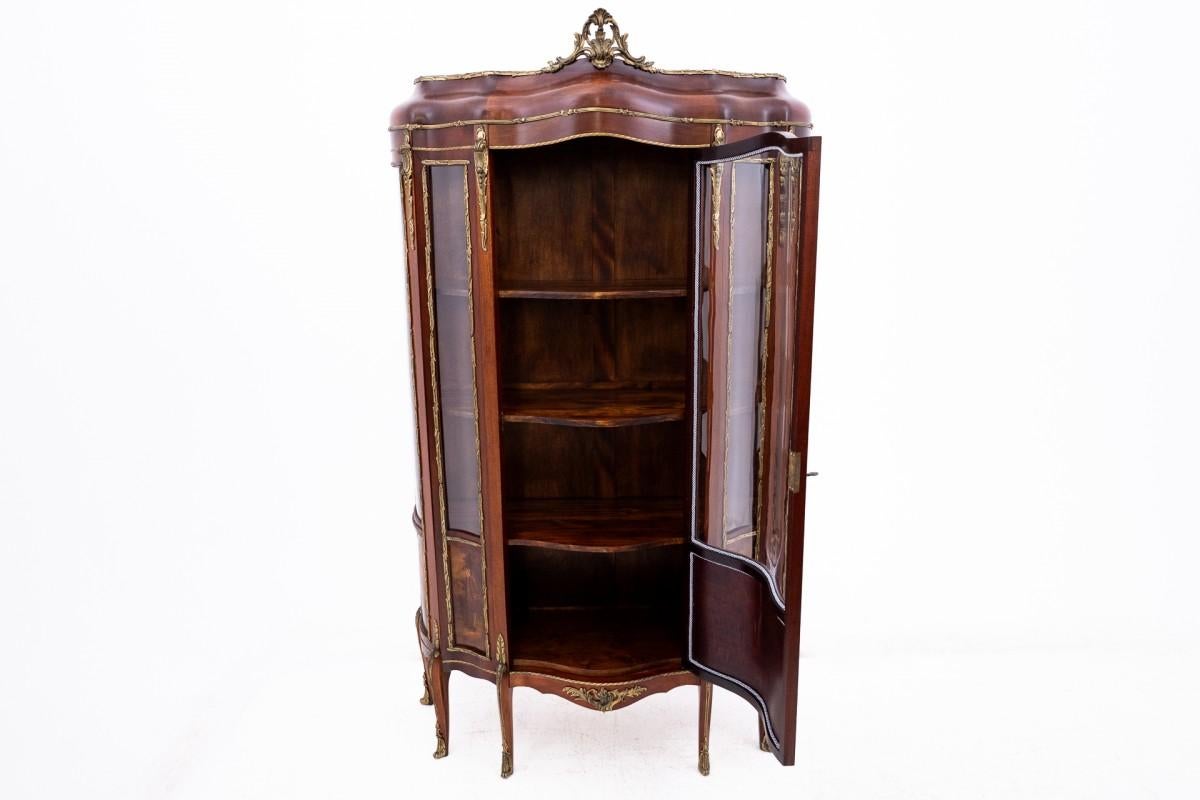 Louis XV Une vitrine inhabituelle, France, vers 1880. en vente