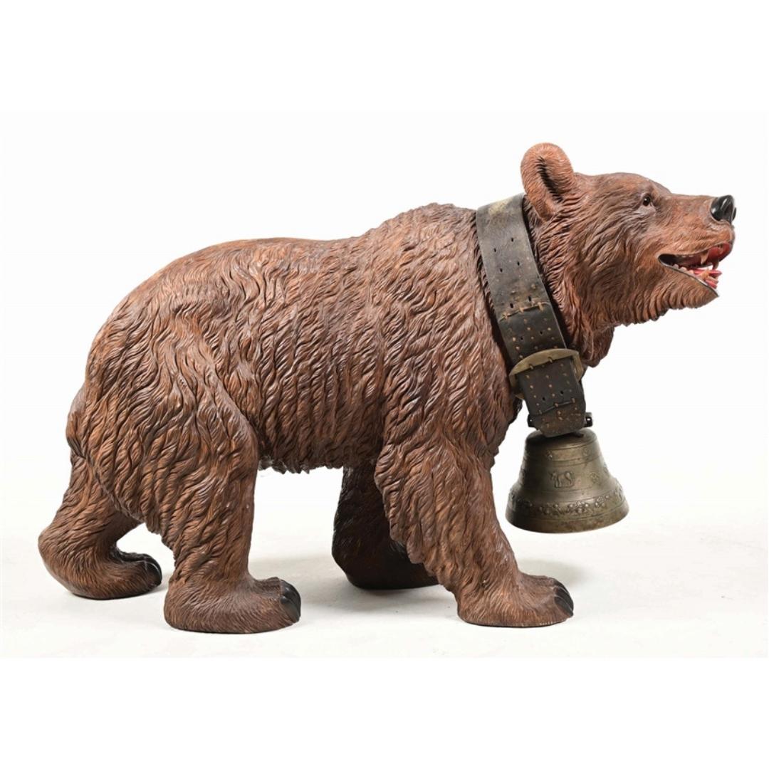 Eine ungewöhnliche Schweizer Black Forest Schnitzerei, die fast lebensgroße Figur eines spazierenden Bären im Zustand „Gut“ im Angebot in London, GB