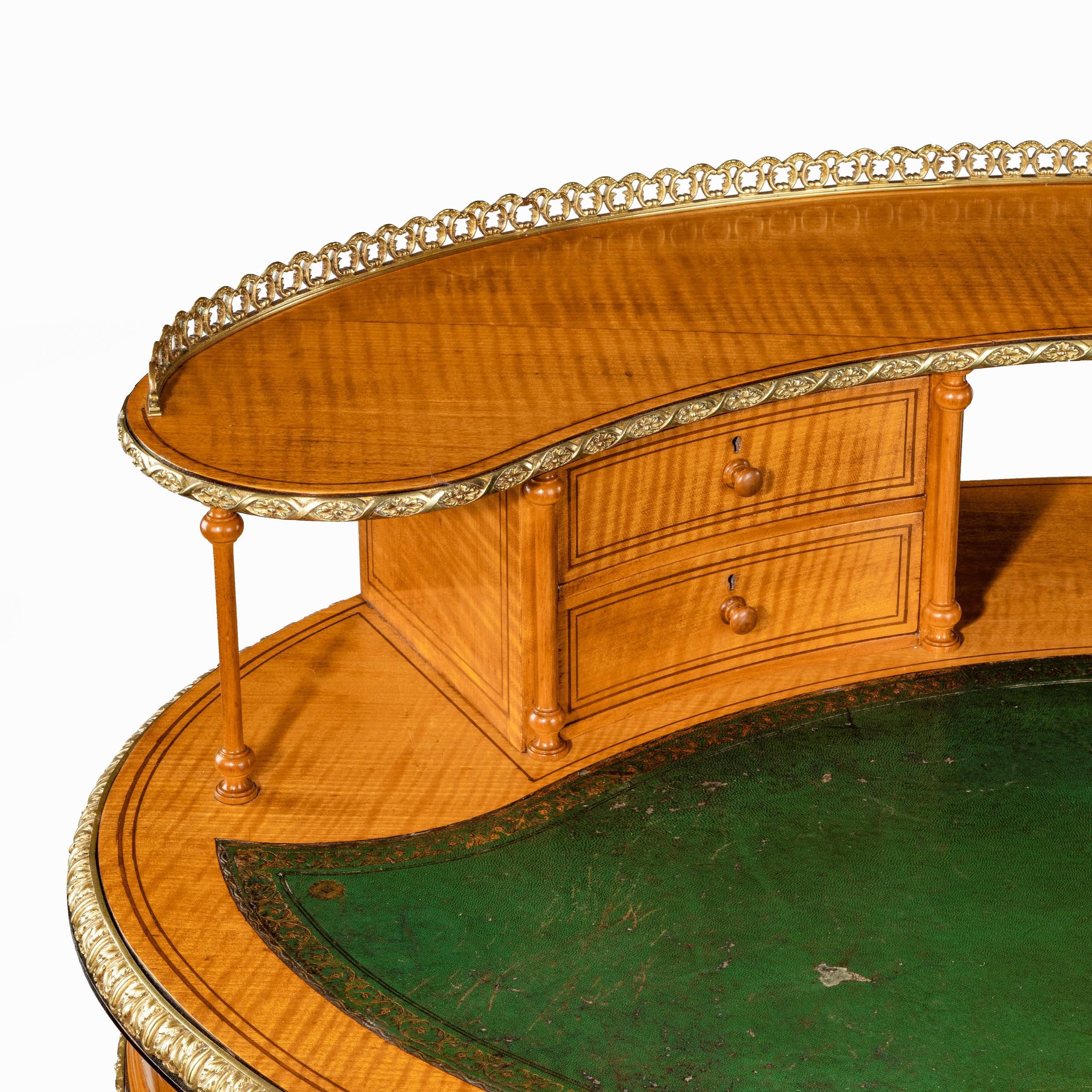 Unusual Victorian Freestanding Oval Satinwood Desk In Good Condition In Lymington, Hampshire