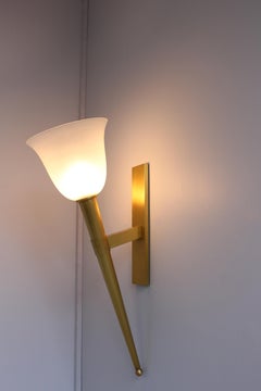 Grande applique murale torchère en bronze et verre de style français des années 1950 par Perzel