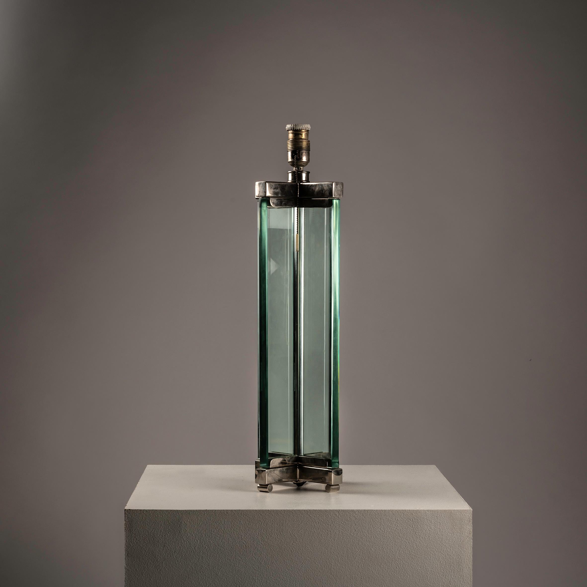 An XXL glass table lamp X Shape by Fontana Arte For Sale 2