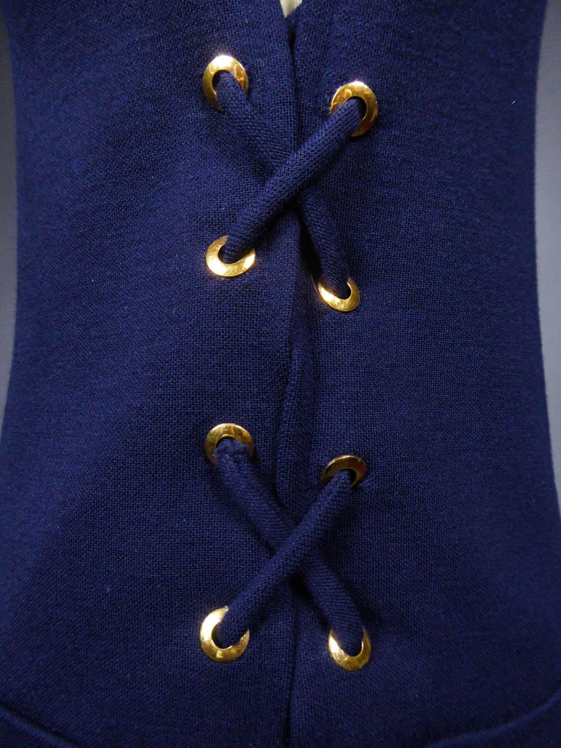 Un corsage couture Yves Saint Laurent numéroté 18603, collection 1967 en vente 2