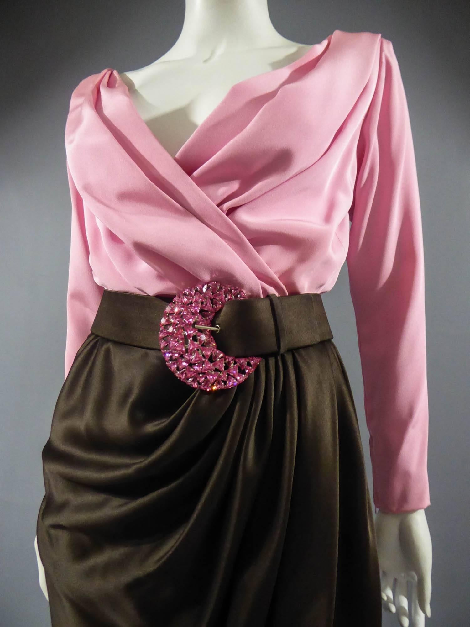 Ein Yves Saint Laurent Couture Abend-Set Nummeriert 65123, um 1989 im Angebot 3