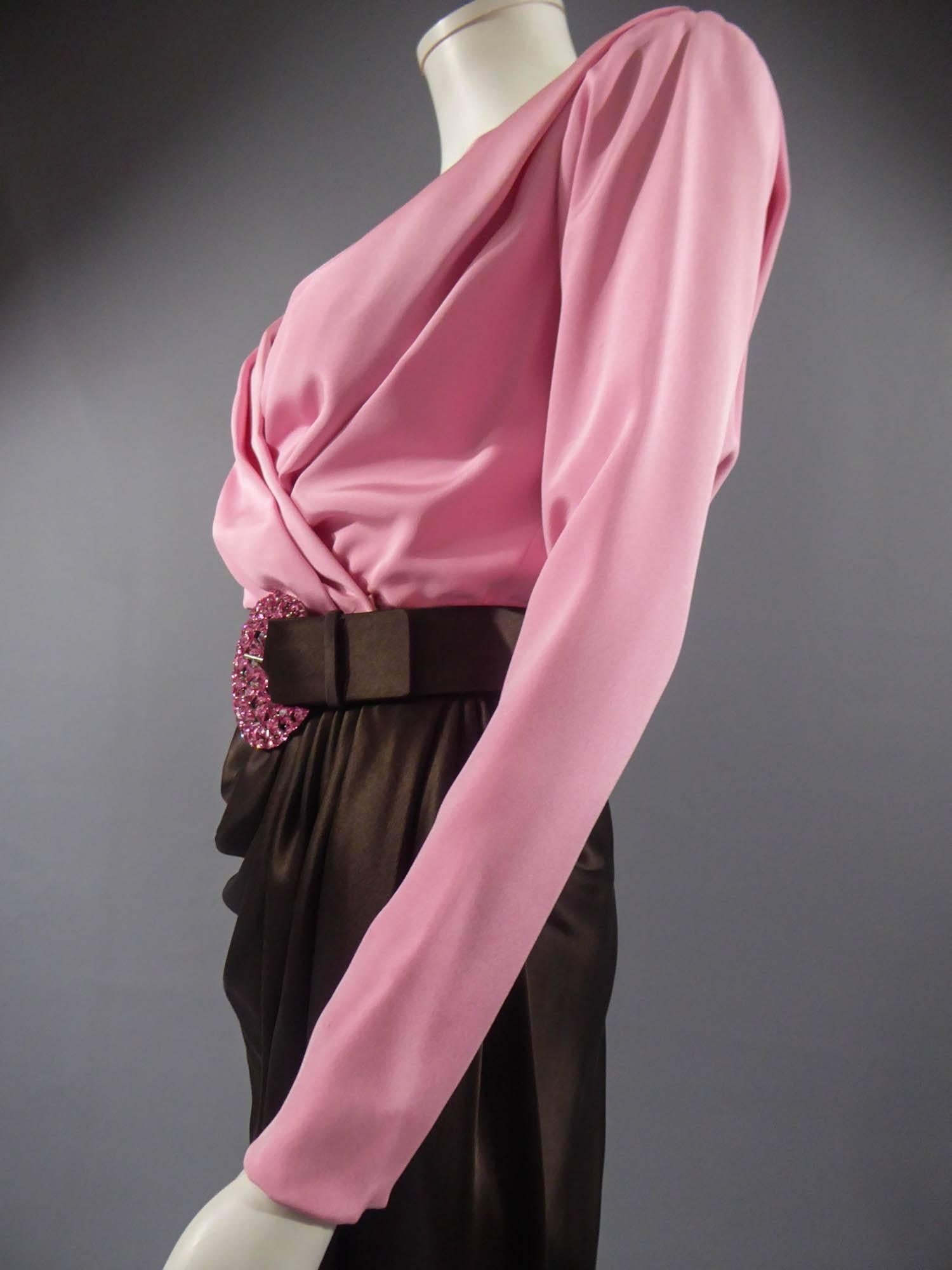 Ein Yves Saint Laurent Couture Abend-Set Nummeriert 65123, um 1989 im Angebot 4