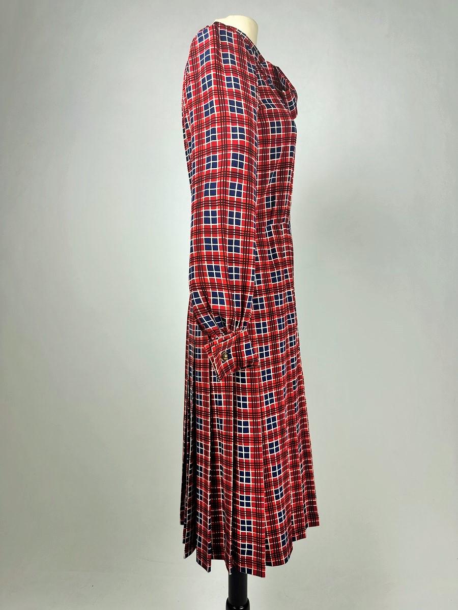 An Yves Saint Laurent Couture Fashion show Dress in Printed Taffeta - 1972 14