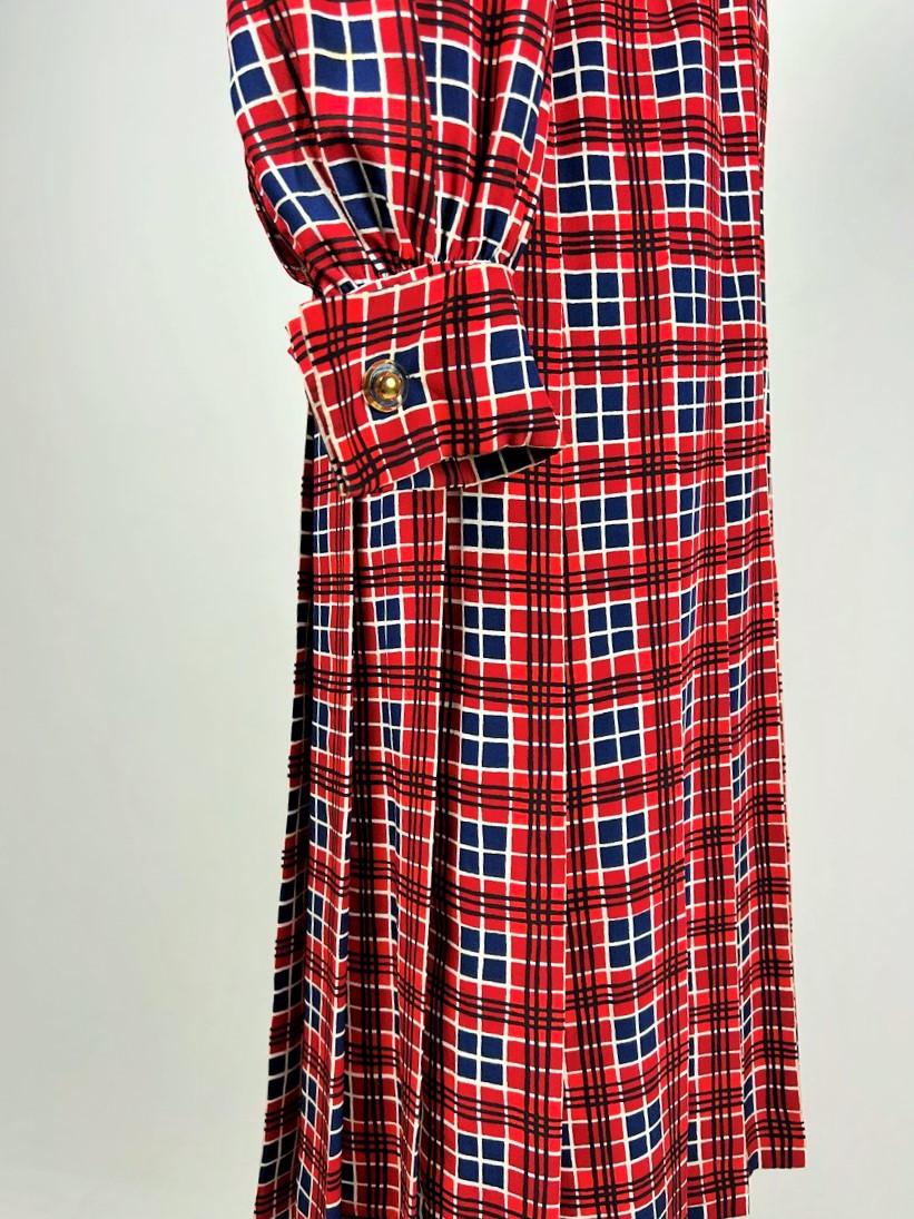 Robe de défilé de mode en taffetas imprimé Yves Saint Laurent Couture - 1972 en vente 1