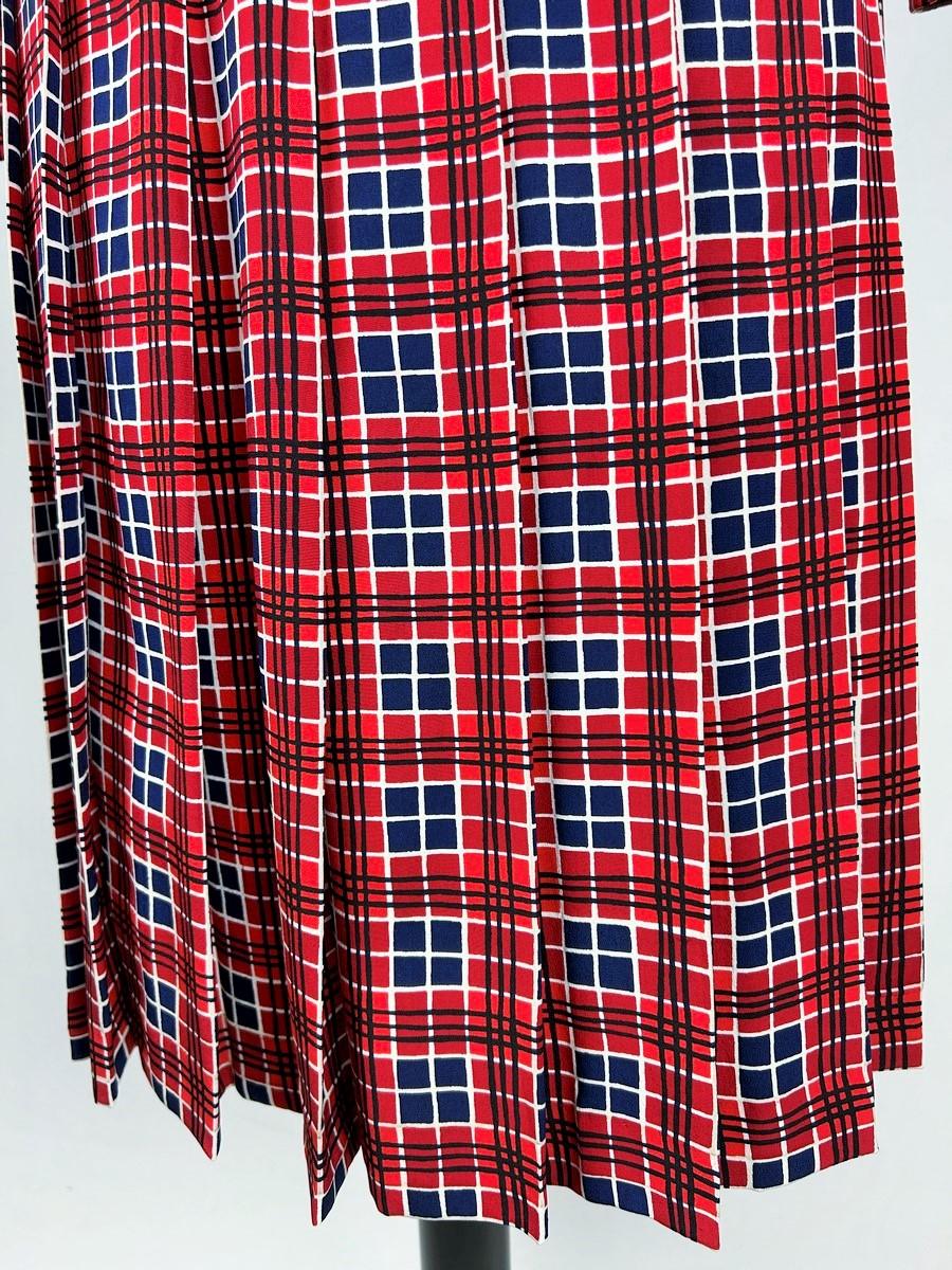 Robe de défilé de mode en taffetas imprimé Yves Saint Laurent Couture - 1972 en vente 3