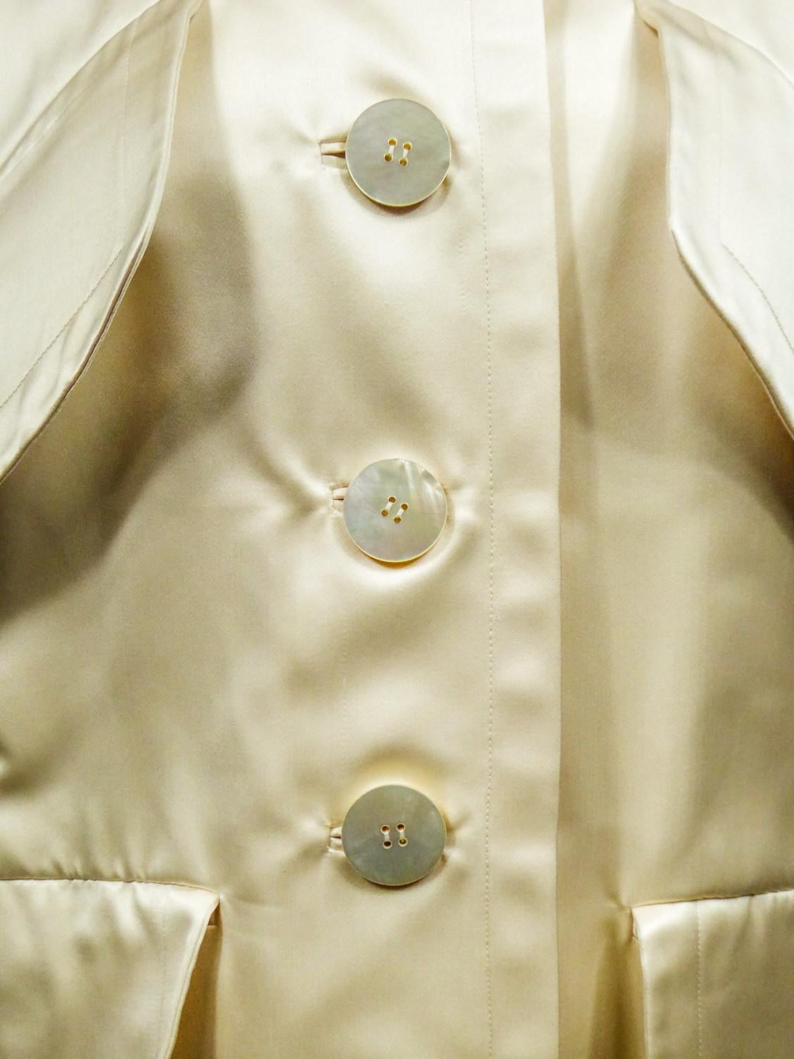 Un abrigo oversize Caban de alta costura Yves Saint Laurent numerado 60623 C. 1990 en venta 6