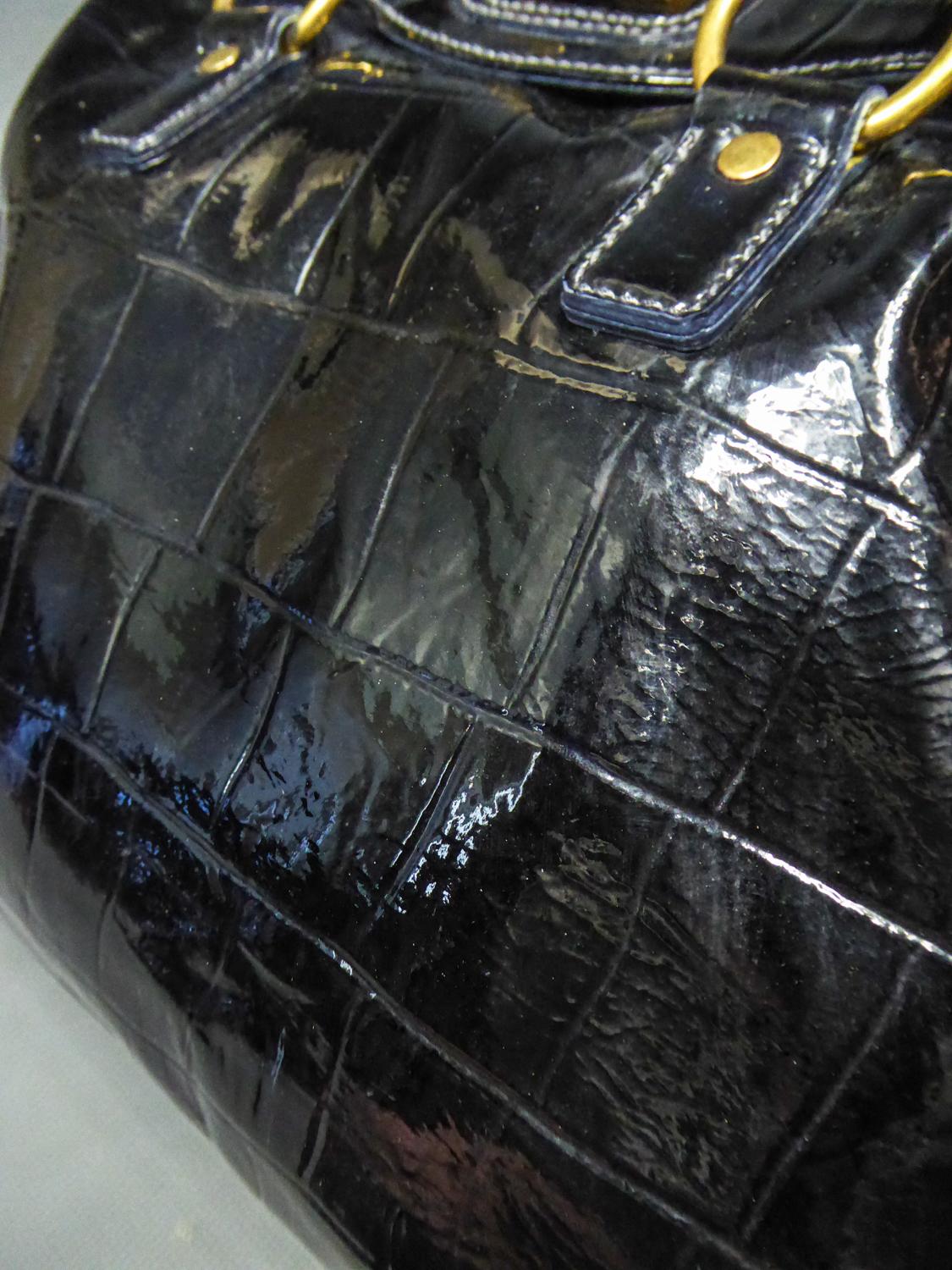 Sac Yves Saint Laurent Rive Gauche en vinyle verni noir Circa 1990 en vente 5