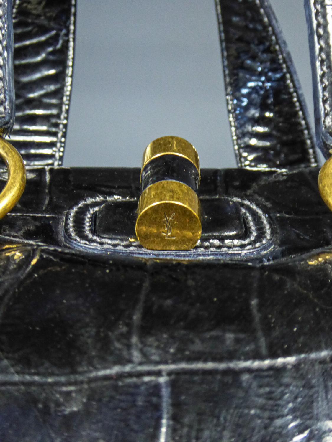 Sac Yves Saint Laurent Rive Gauche en vinyle verni noir Circa 1990 Bon état - En vente à Toulon, FR