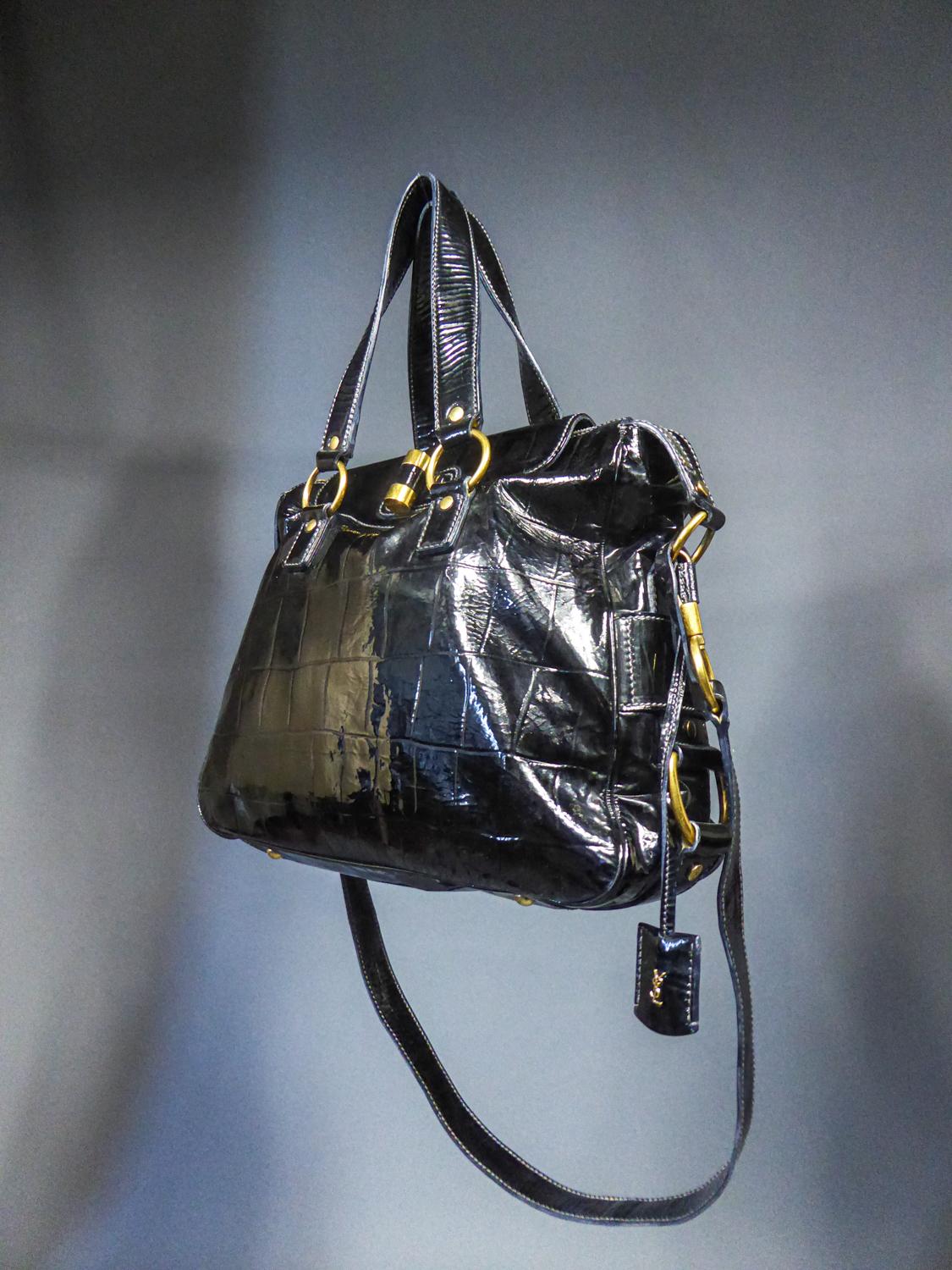 Sac Yves Saint Laurent Rive Gauche en vinyle verni noir Circa 1990 Pour femmes en vente