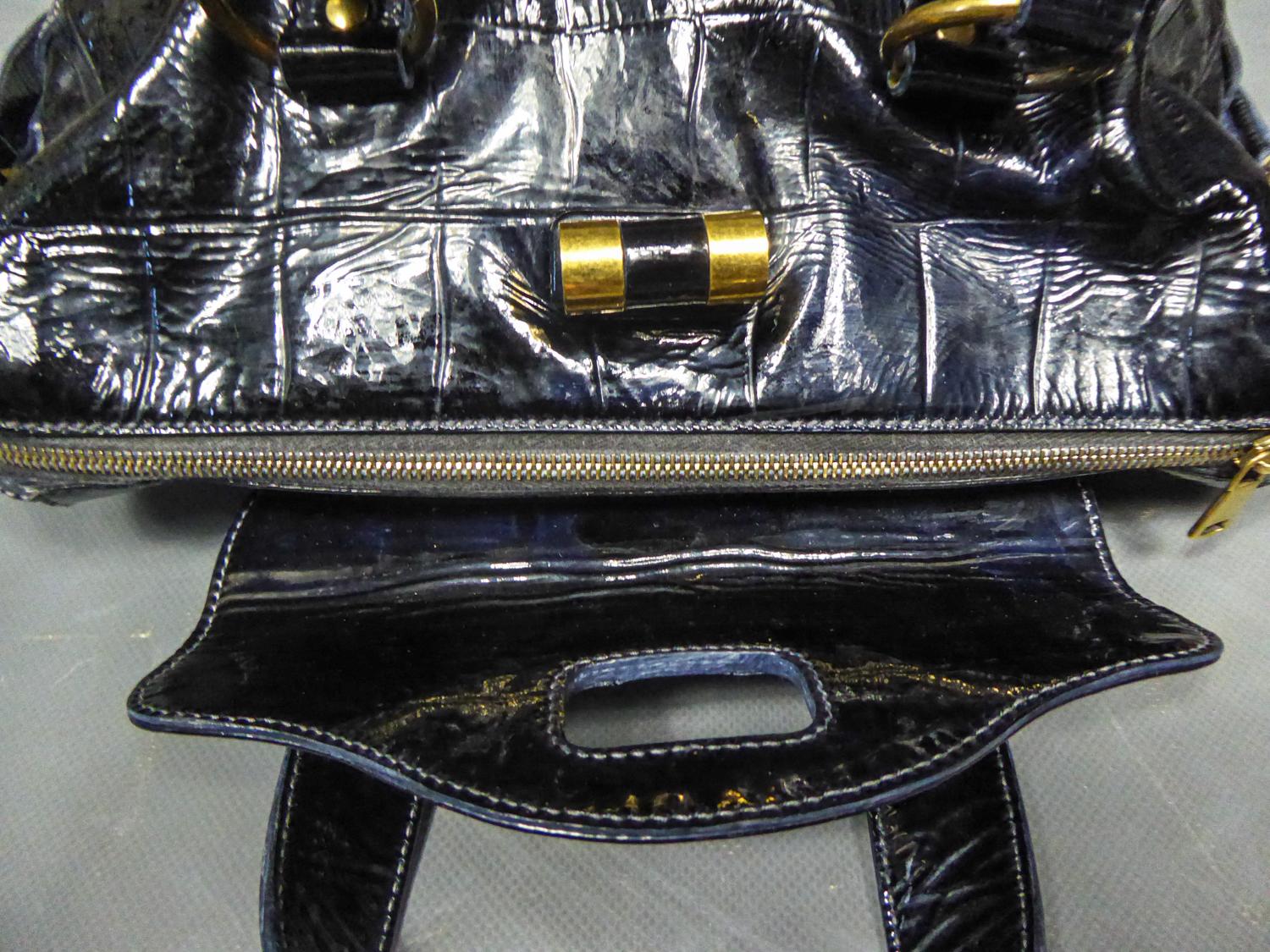 Sac Yves Saint Laurent Rive Gauche en vinyle verni noir Circa 1990 en vente 4