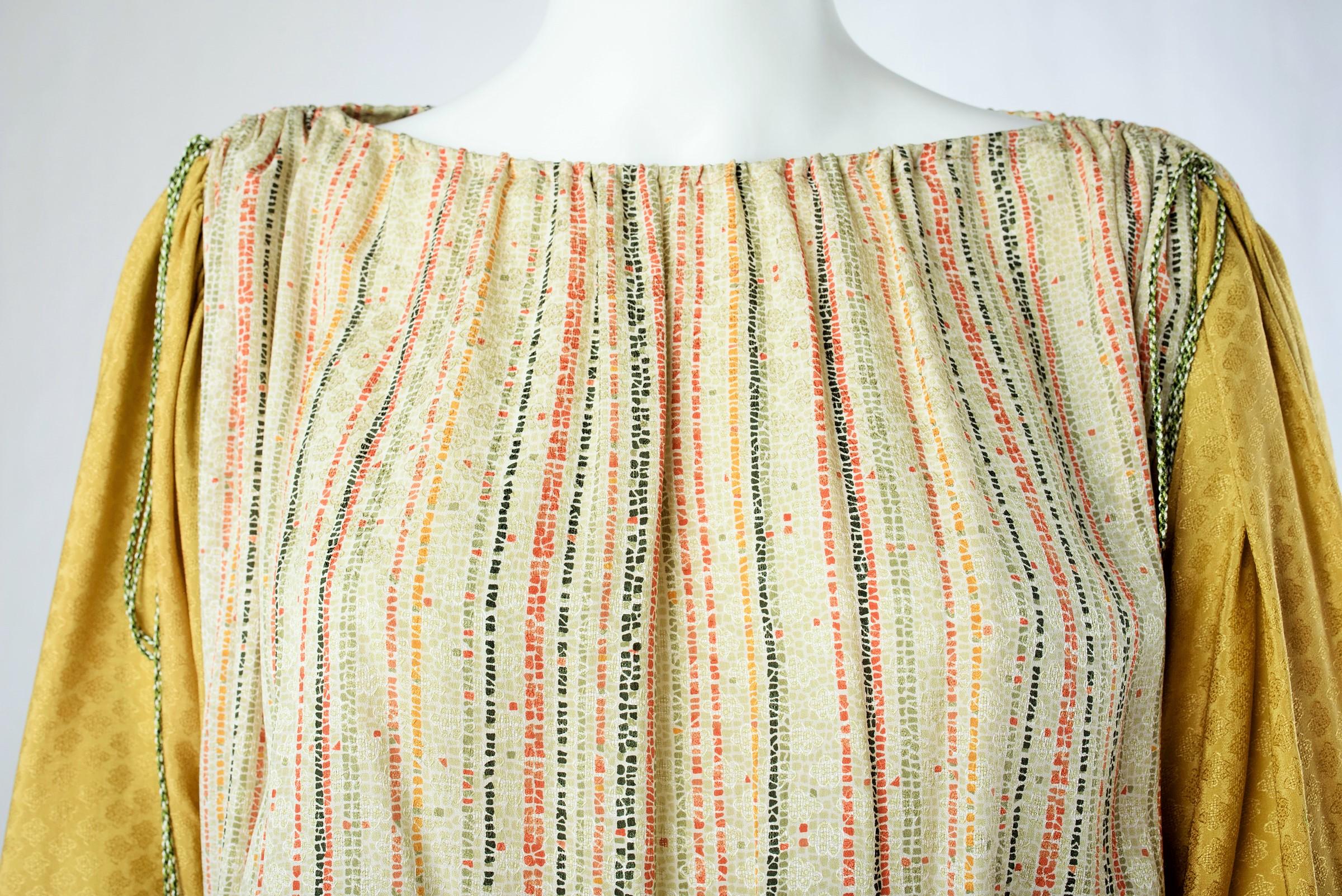 Un vestido de noche Yves Saint Laurent Rive Gauche - Primavera Verano 1978 en venta 9