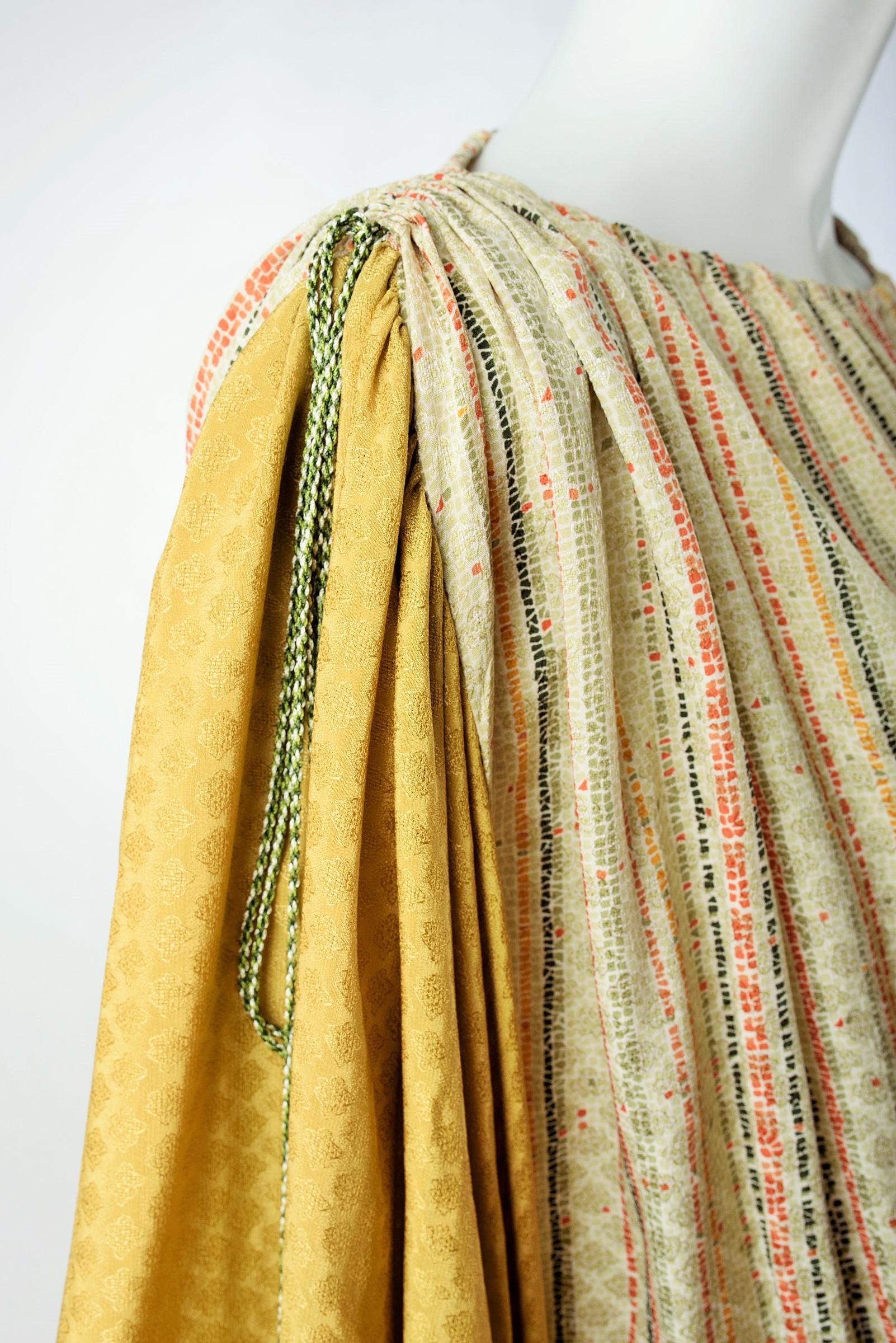 Un vestido de noche Yves Saint Laurent Rive Gauche - Primavera Verano 1978 en venta 10