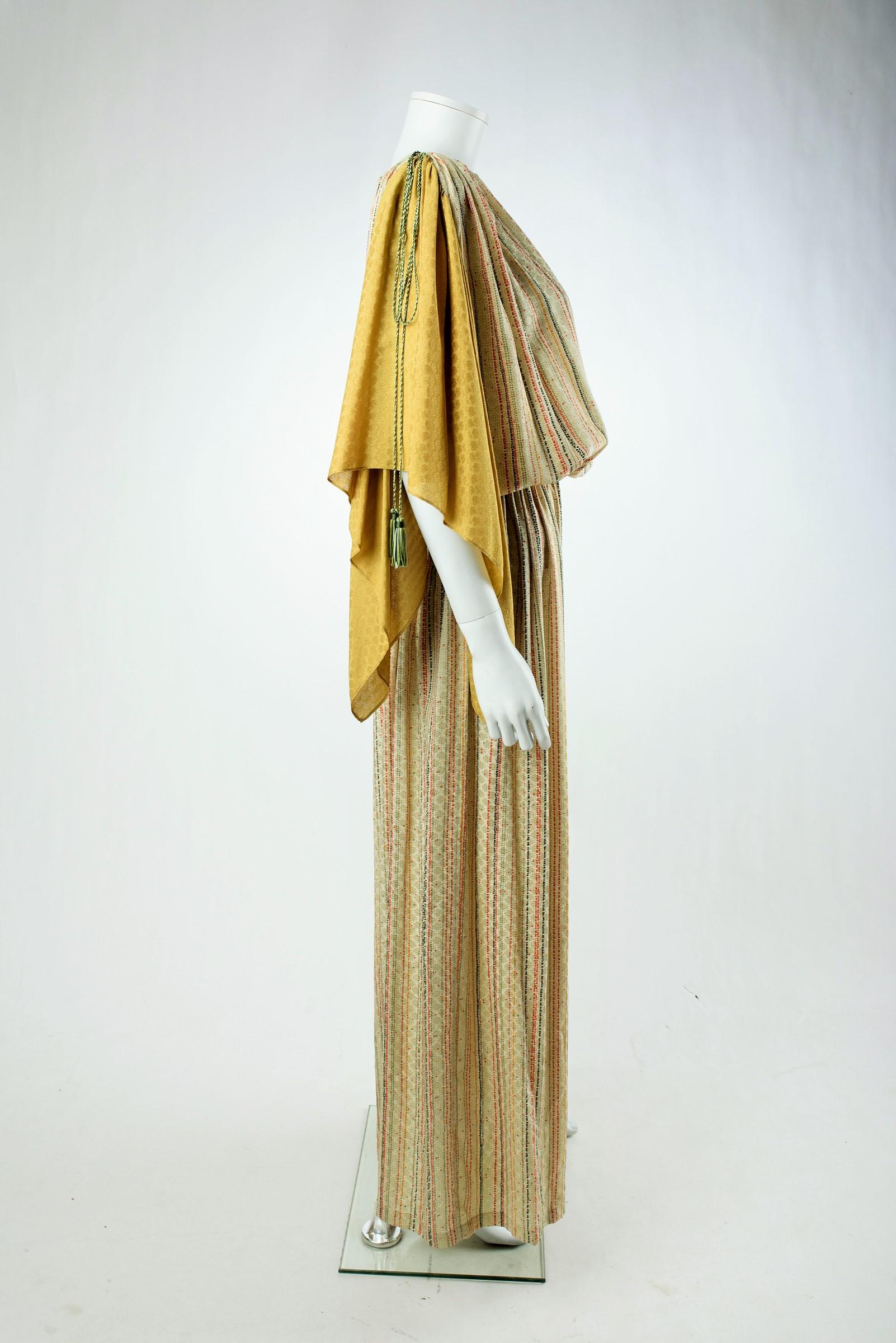 Un vestido de noche Yves Saint Laurent Rive Gauche - Primavera Verano 1978 en venta 11