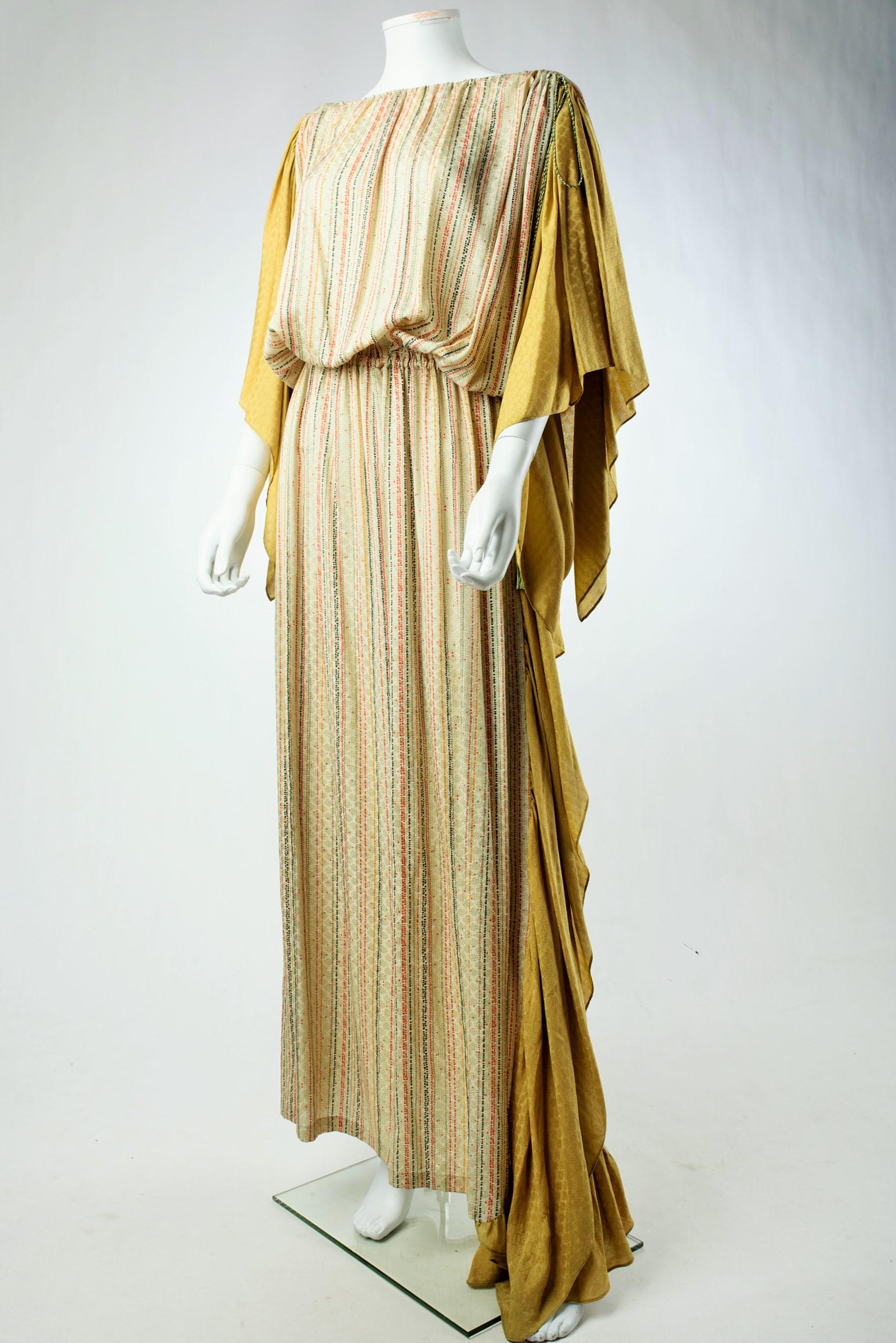 Un vestido de noche Yves Saint Laurent Rive Gauche - Primavera Verano 1978 en venta 14