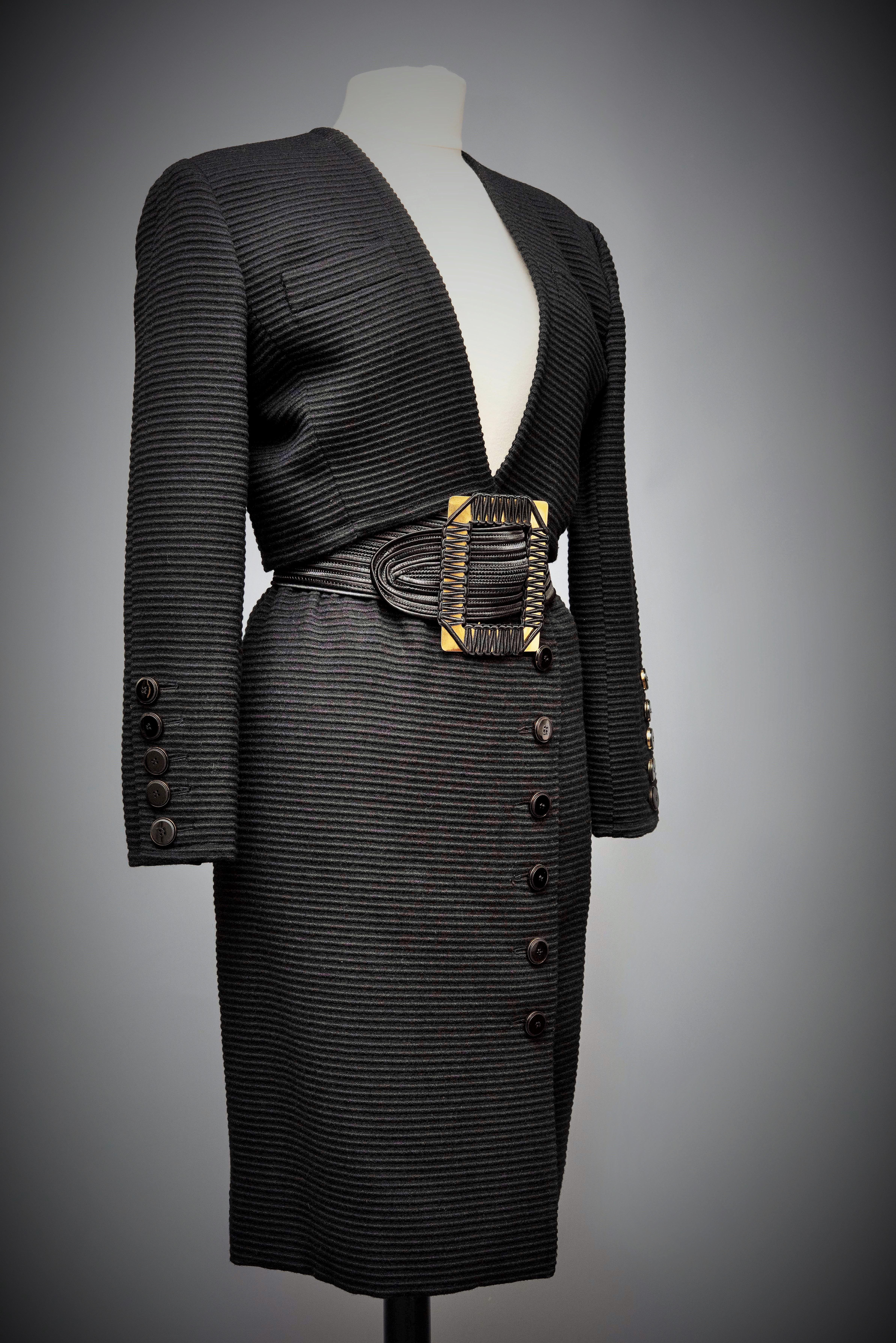 Un traje de falda Yves Saint Laurent Rive Gauche Circa 1988/1992 en venta 9